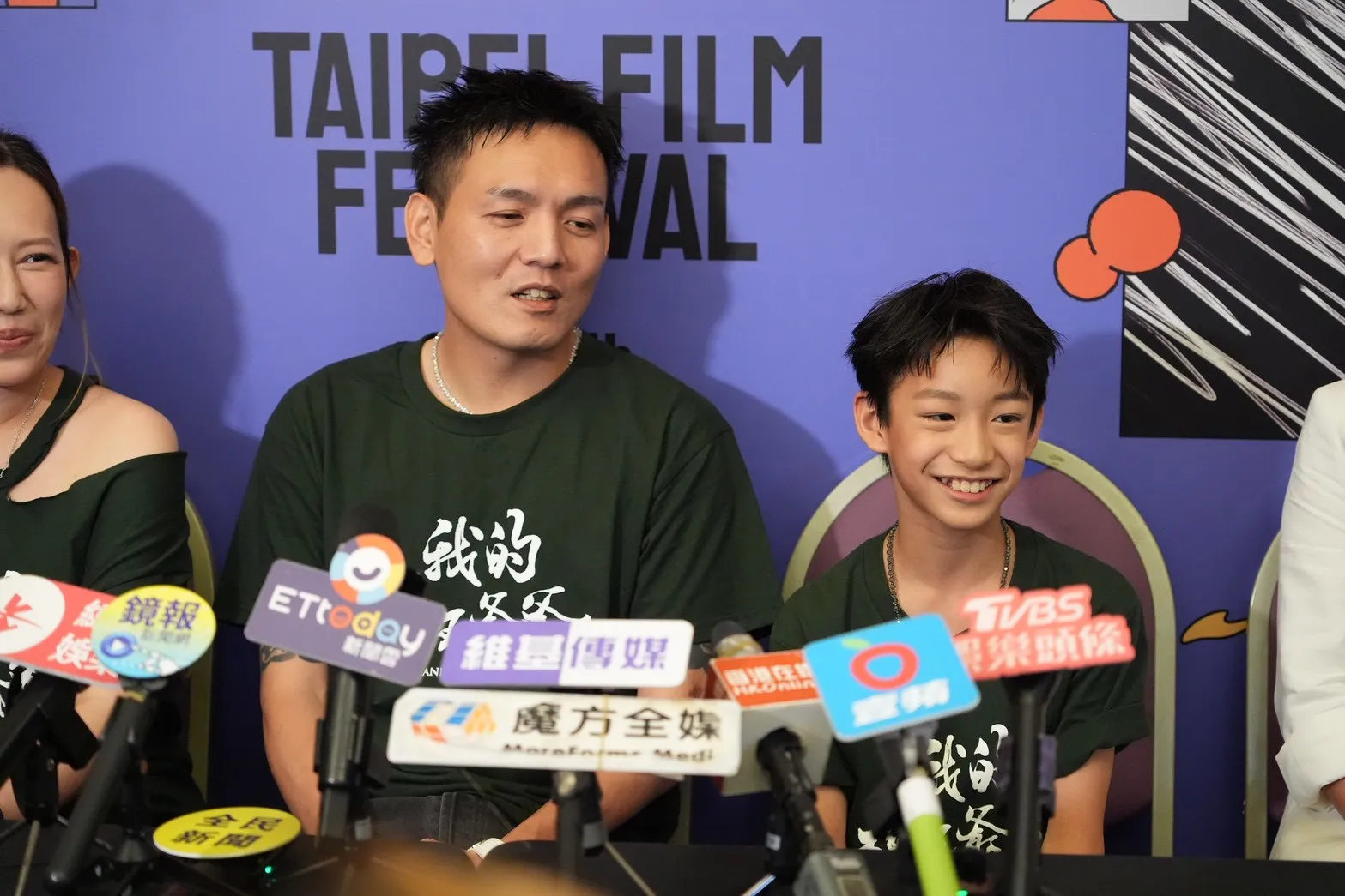 春風跟童星謝以樂飾演父子。（圖／記者許方正攝）