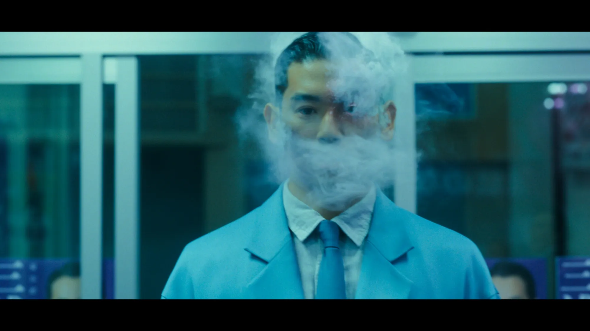 《氣體人第一號》關鍵人物氣體人由本木雅弘之子UTA演出。(圖/Netflix提供)