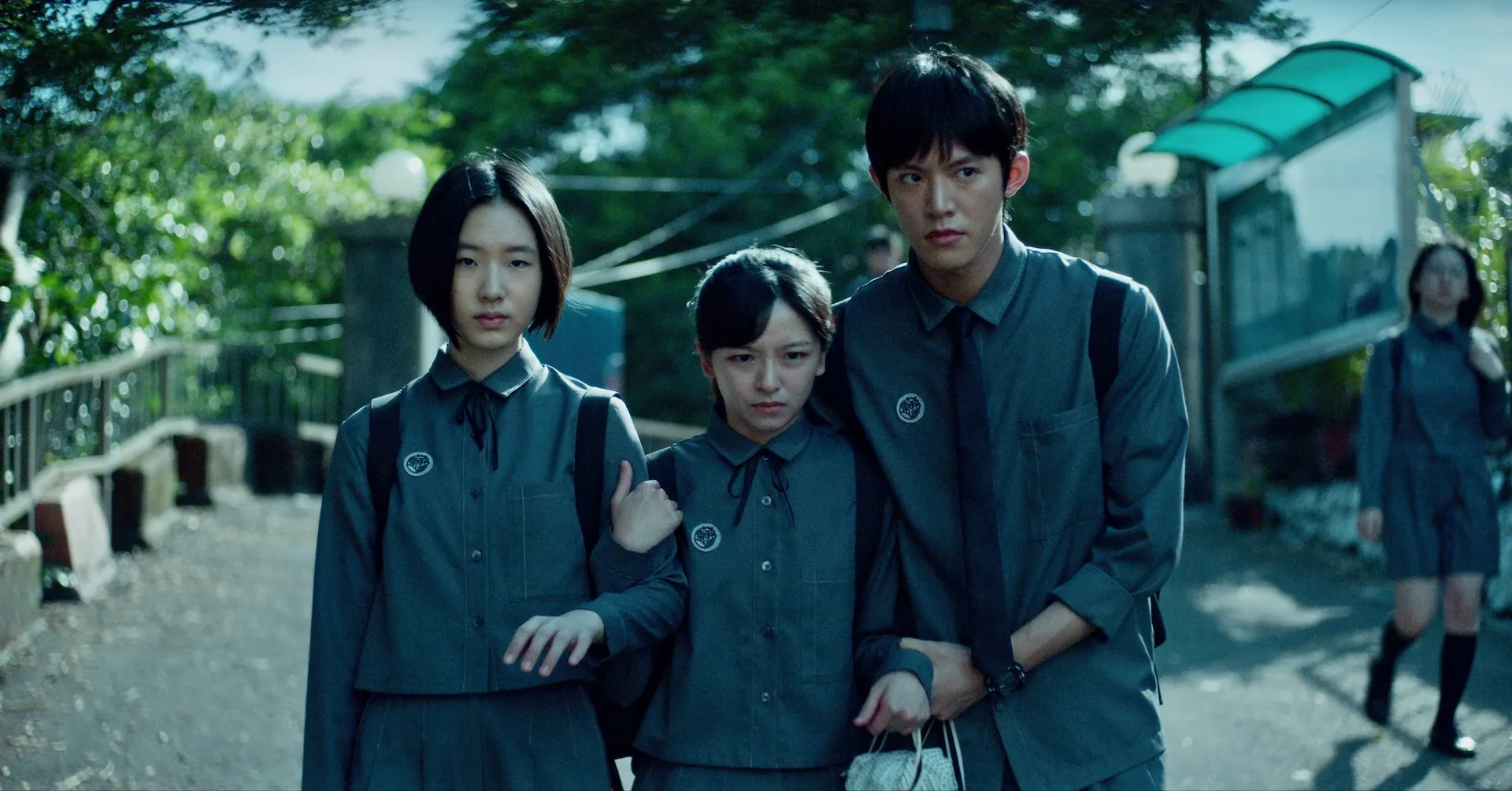 余杰恩(右起)、陳姸霏、許曦文演出壓力大的學生。(圖/奇蹟映畫所提供)