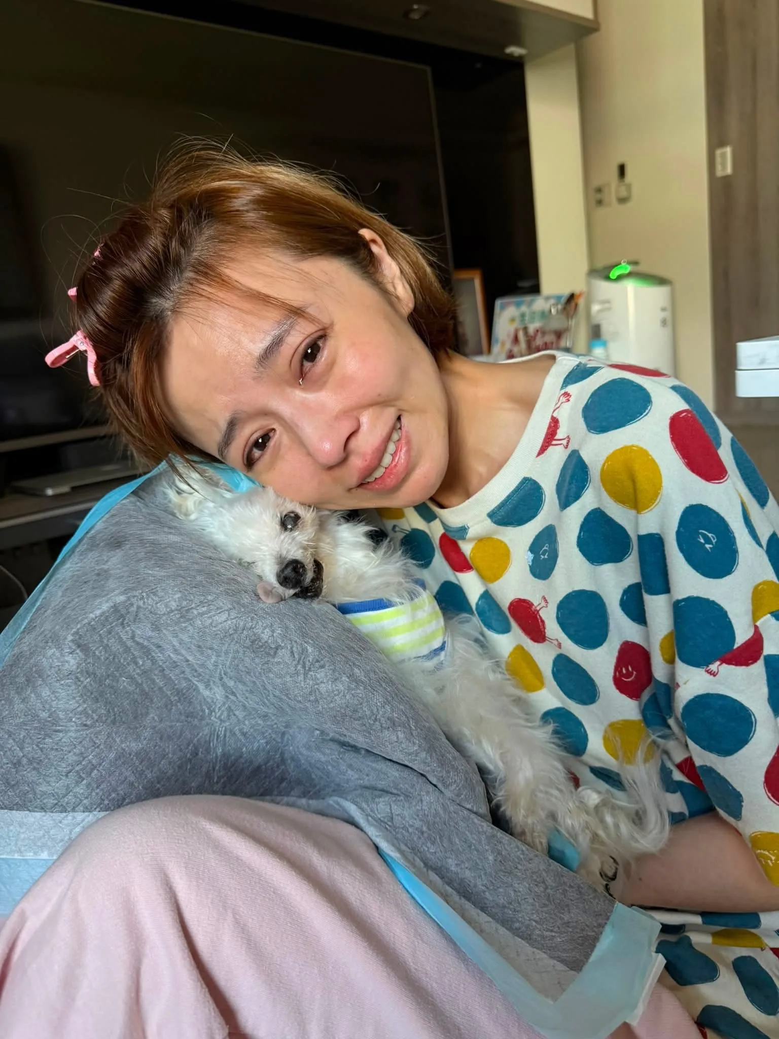 愛犬哈嚕過世,王瞳難掩不捨心情。(圖/王瞳提供)