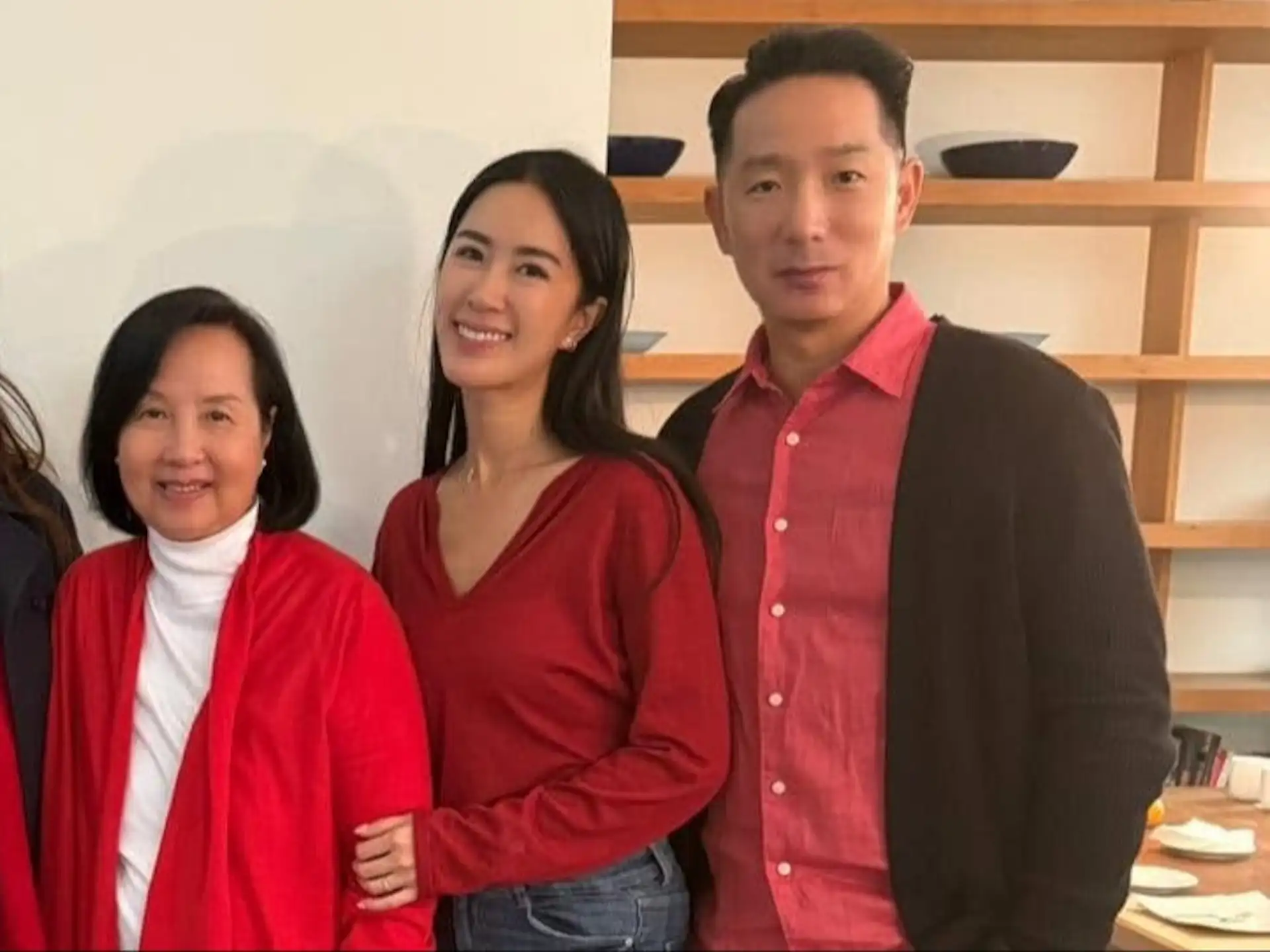 徐莉玲(左起)和譚以欣、徐子翔無法再拍團圓照。(圖/翻攝徐莉玲臉書)