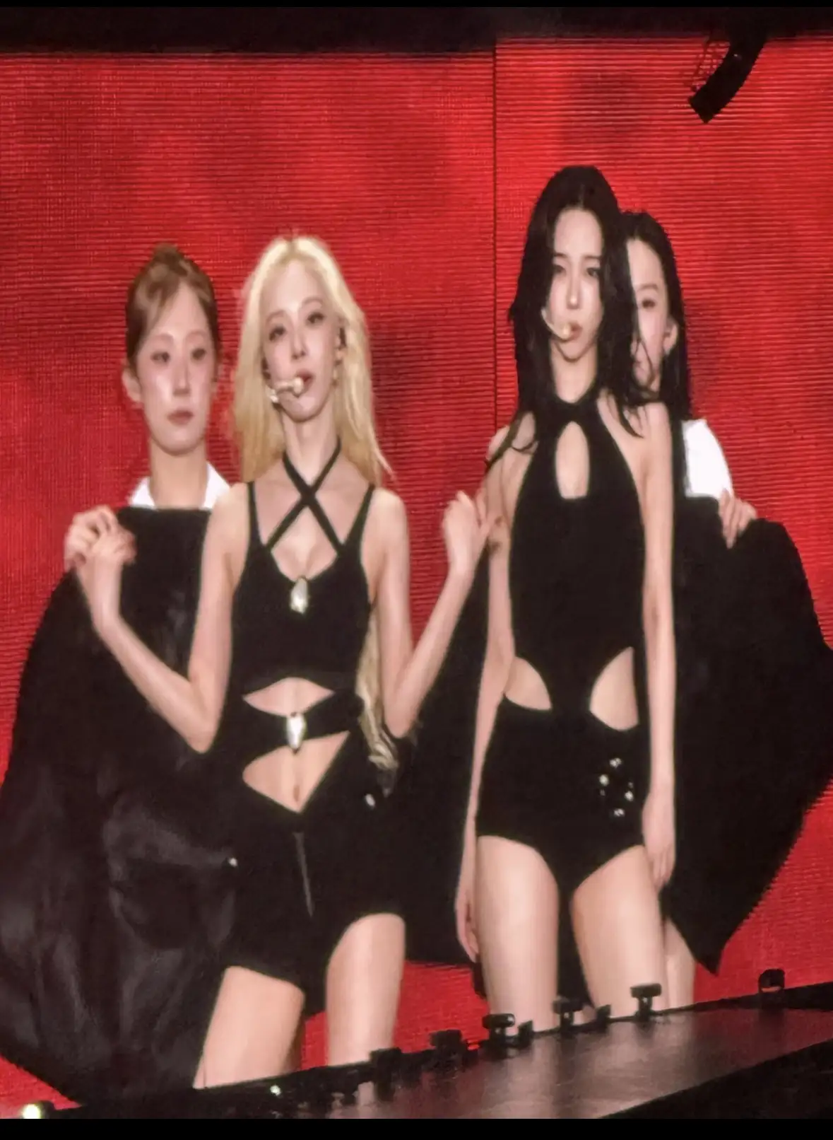 aespa成員Winter、Karina雙人舞掀起全場尖叫。（圖／讀者提供）