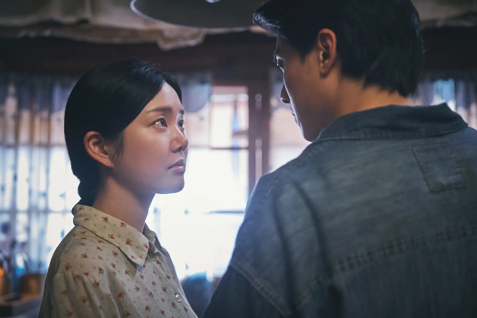 韓國女神李侑菲(左)首次參演台劇與林哲熹(右)有許多浪漫對手戲。(圖/公視台語台提供)