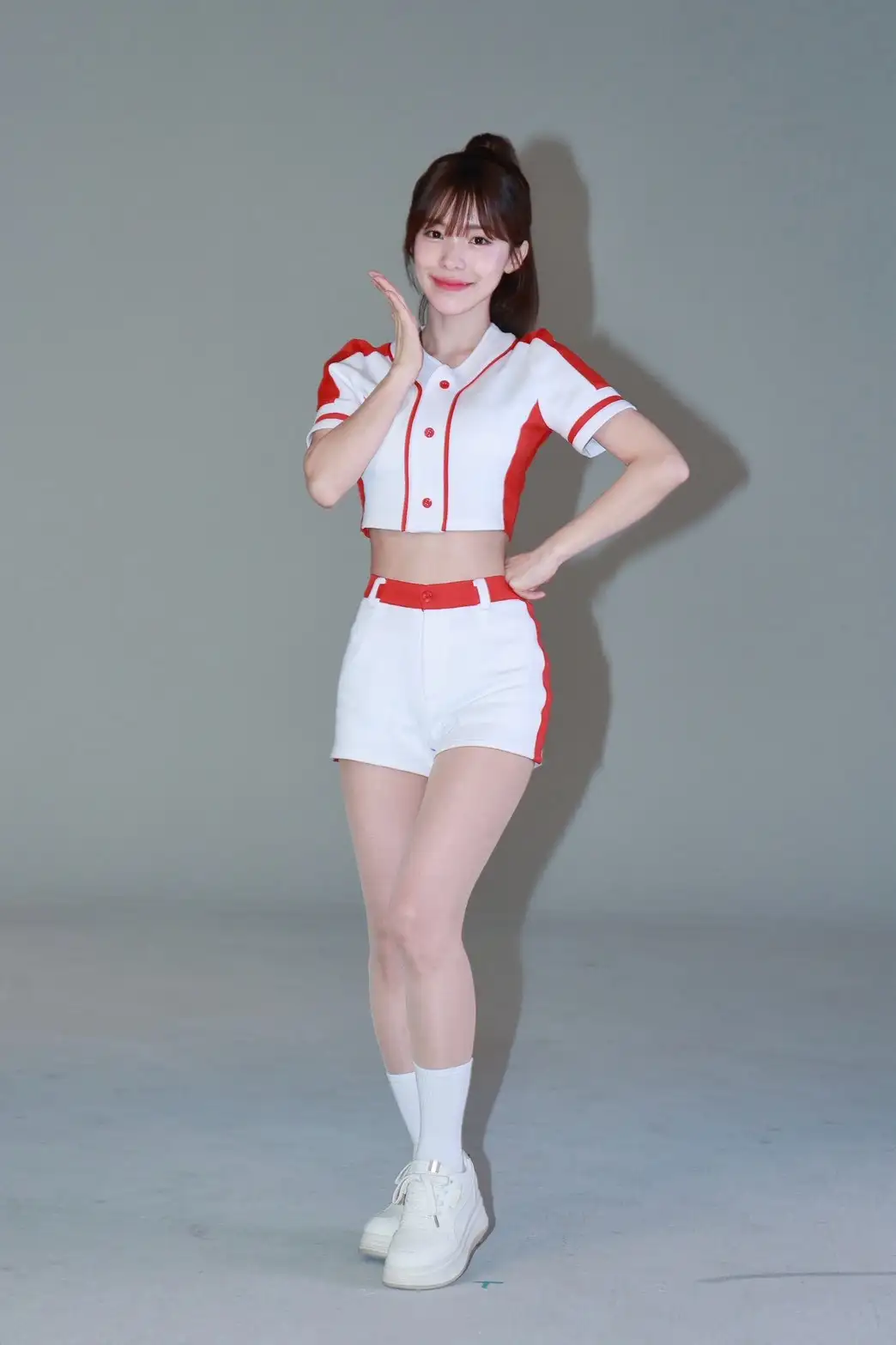 李多慧曾因練舞導致肩膀劇痛就醫,經檢查為肩膀韌帶發炎。(圖/娛樂中心)