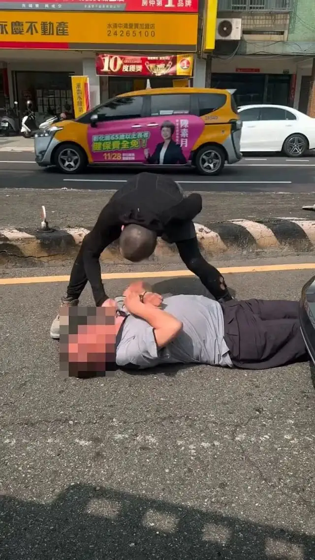 李男是燒烤店老闆。(圖/翻攝自Threads)