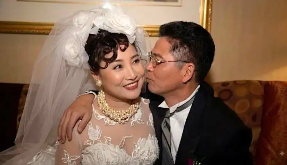 陳盈潔病逝,30年前的世紀婚禮讓呂文婉難以外懷。(圖/翻攝自台視時光機)