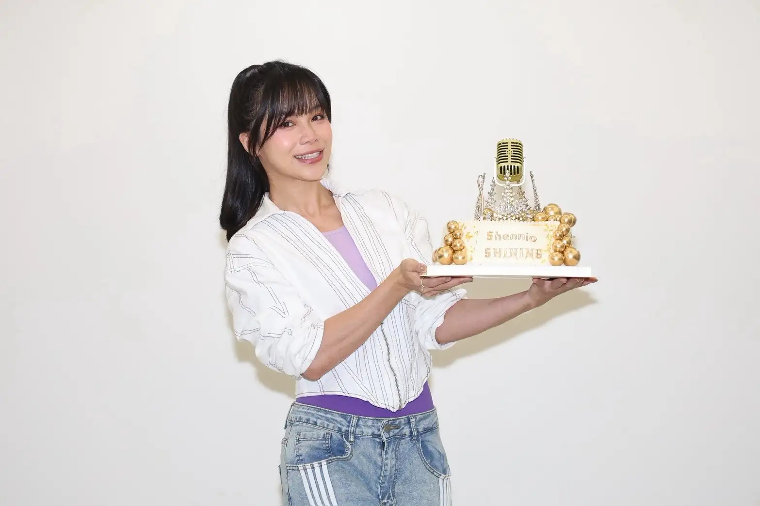 歌手林芯儀今擔任紅心字會敬老大使,現場長輩驚喜為她歡慶40歲生日。(圖/娛樂中心)