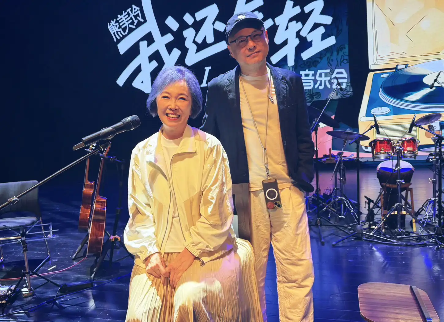 熊美玲音樂會上,知名音樂人陳耀川也特別到場祝賀。(圖/創客音樂工作室提供)
