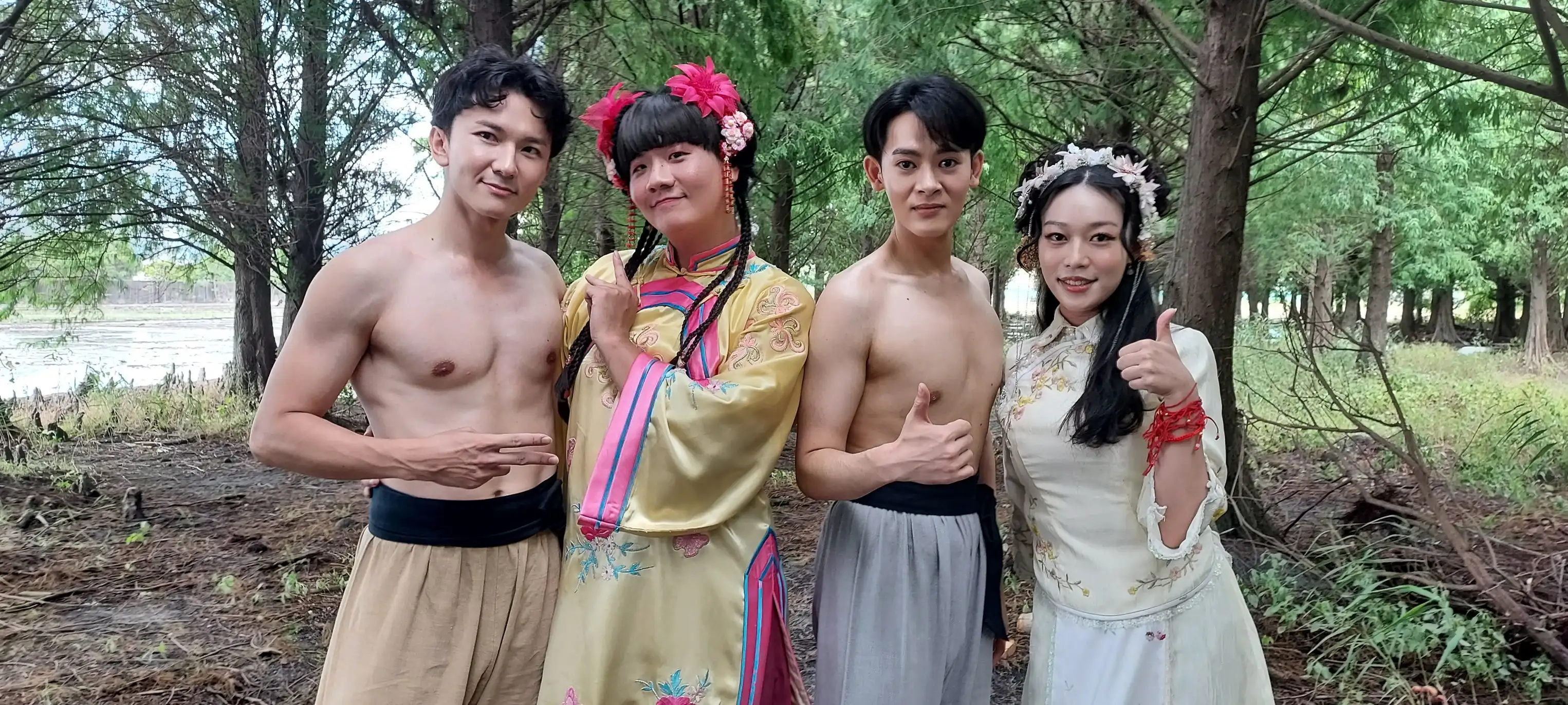 阿翰(左二)化身阿娟,與李威鴻(左起)、陳星、李安蕾同台演出。(圖/三立提供)
