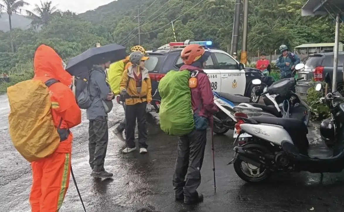 虎頭蜂攻擊!滿洲2男慘遭蜂螫身亡。(圖/翻攝畫面)