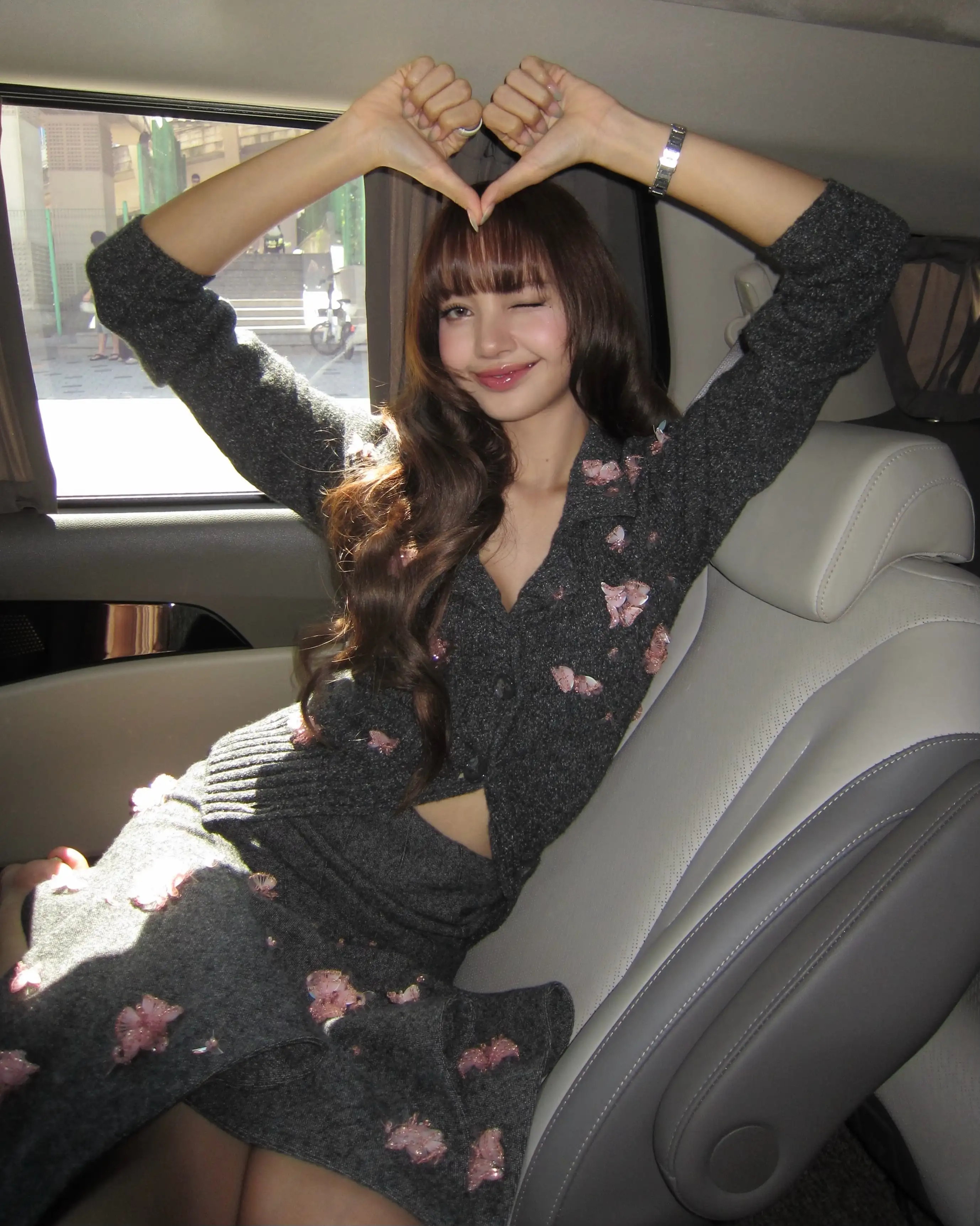 Lisa透過粉絲付費平台向粉絲致歉，並表達心意。（圖／翻攝自Lisa IG）