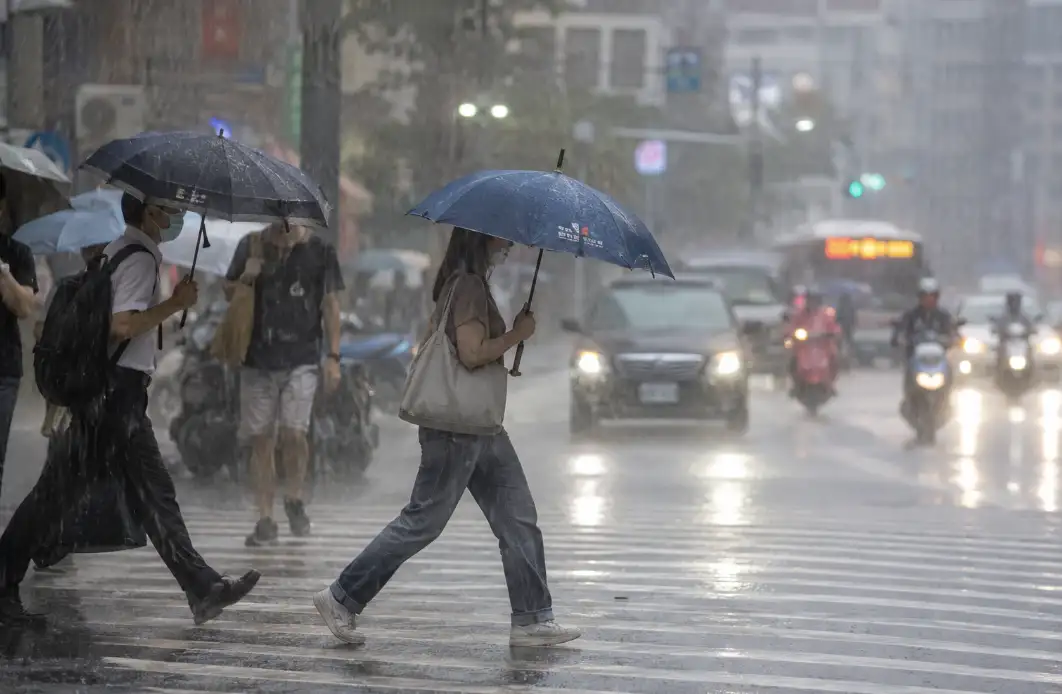 15縣市大雨特報!「豪雨熱區」出爐。(圖/示意圖)