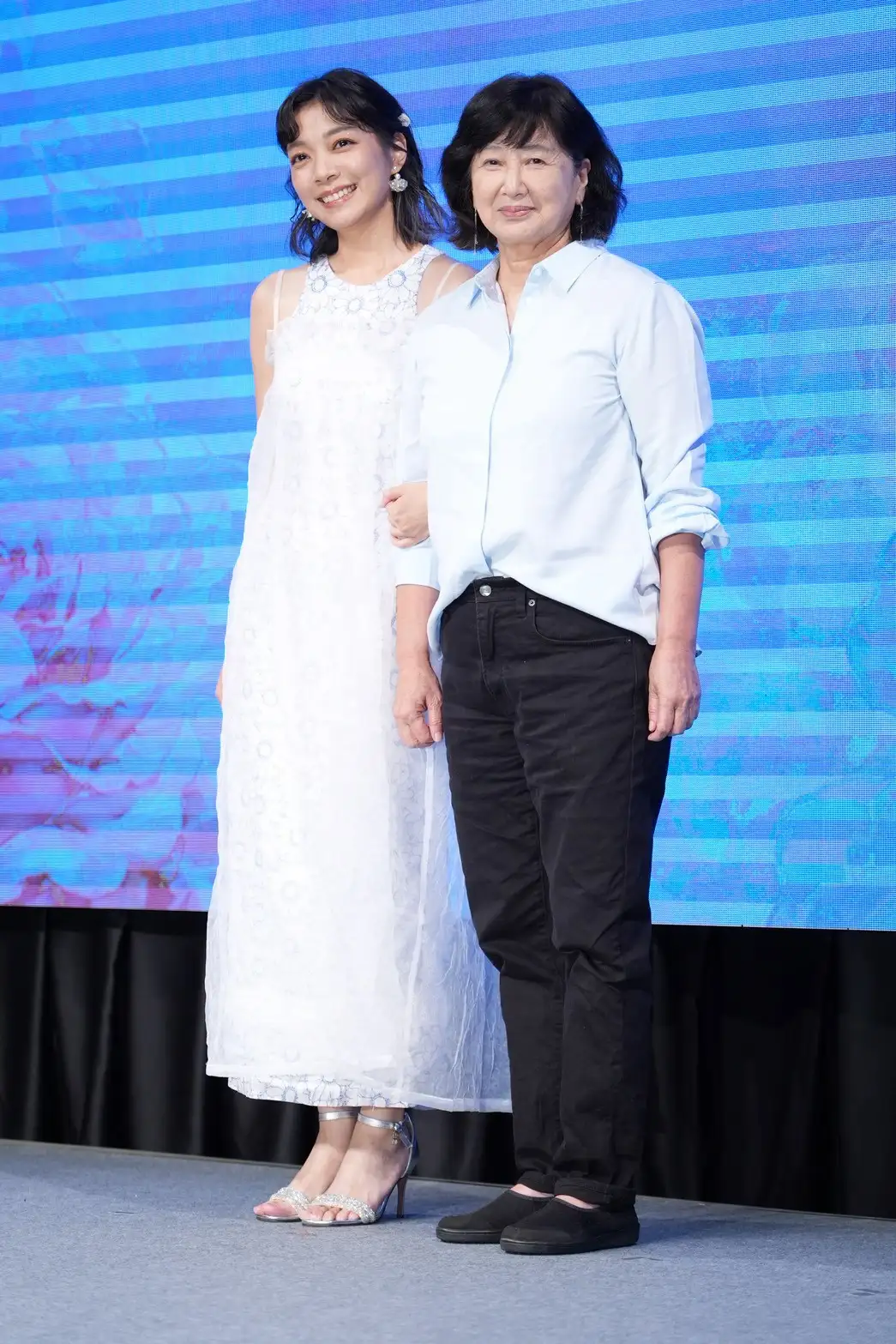 林雨宣(左)和蘇明明扮演母女。(圖/記者許方正攝)