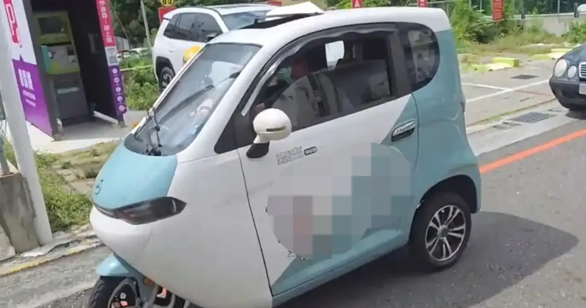 老頭車現身嘉義吳鳳南路。(圖/翻攝畫面)
