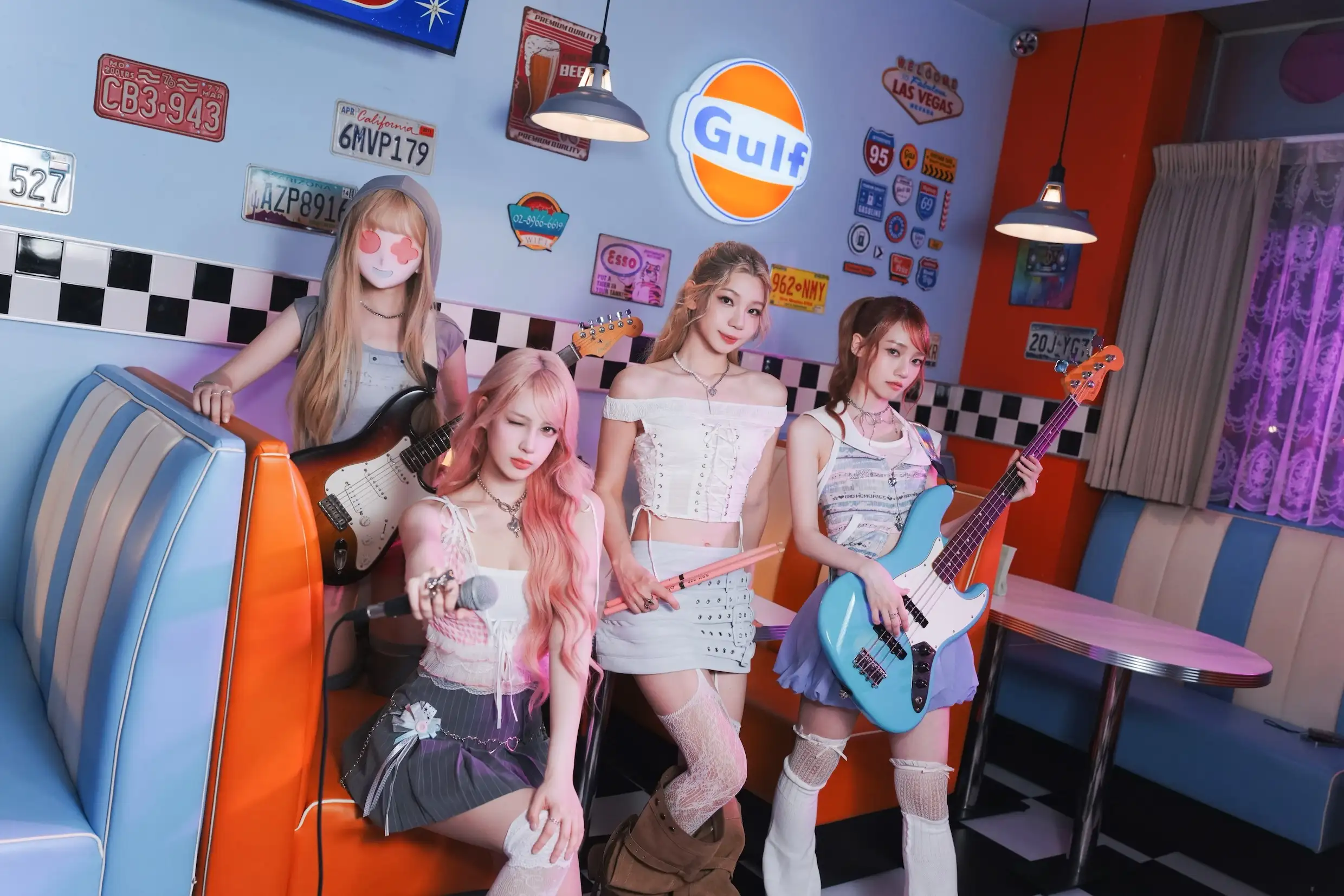 女子搖滾樂團SmileDash推出2026年夏季全新單曲;吉他手麥莉(左起)、主唱BIDO、貝斯手Mina、鼓手侑真。(圖/富現音樂提供)