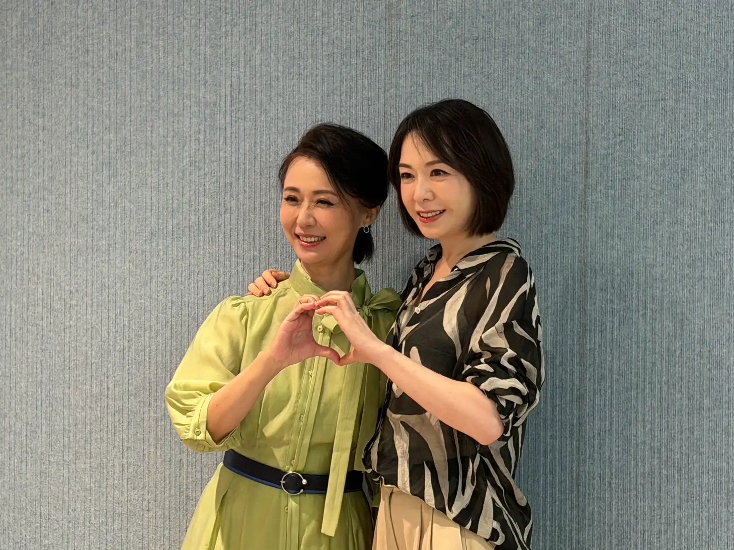 潘儀君與黃婕菲出席大愛電視電影《回音》媒體茶敘,分享拍攝過程與人生經驗。(圖/娛樂中心)