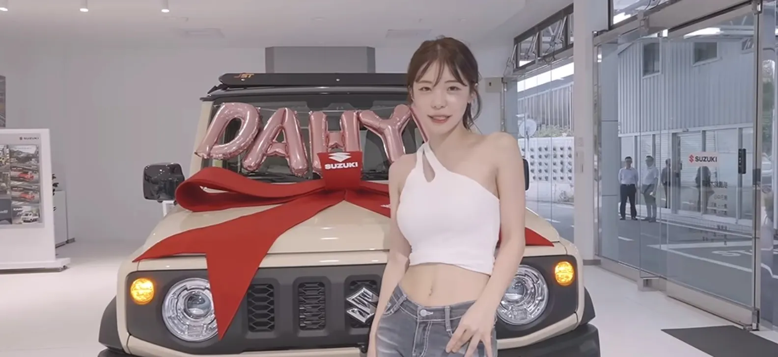 李多慧買車了。(圖/翻攝李多慧YouTube)