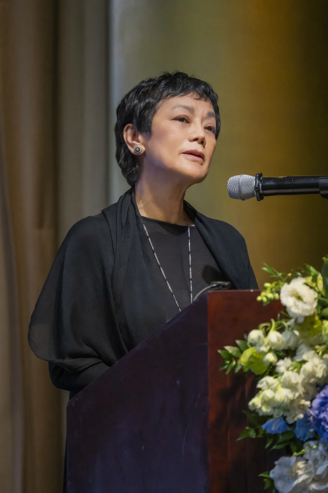 張艾嘉則以「賣花人去路還香」形容施南生離世後留給眾人最珍貴的友誼。(圖/電影工作室提供)