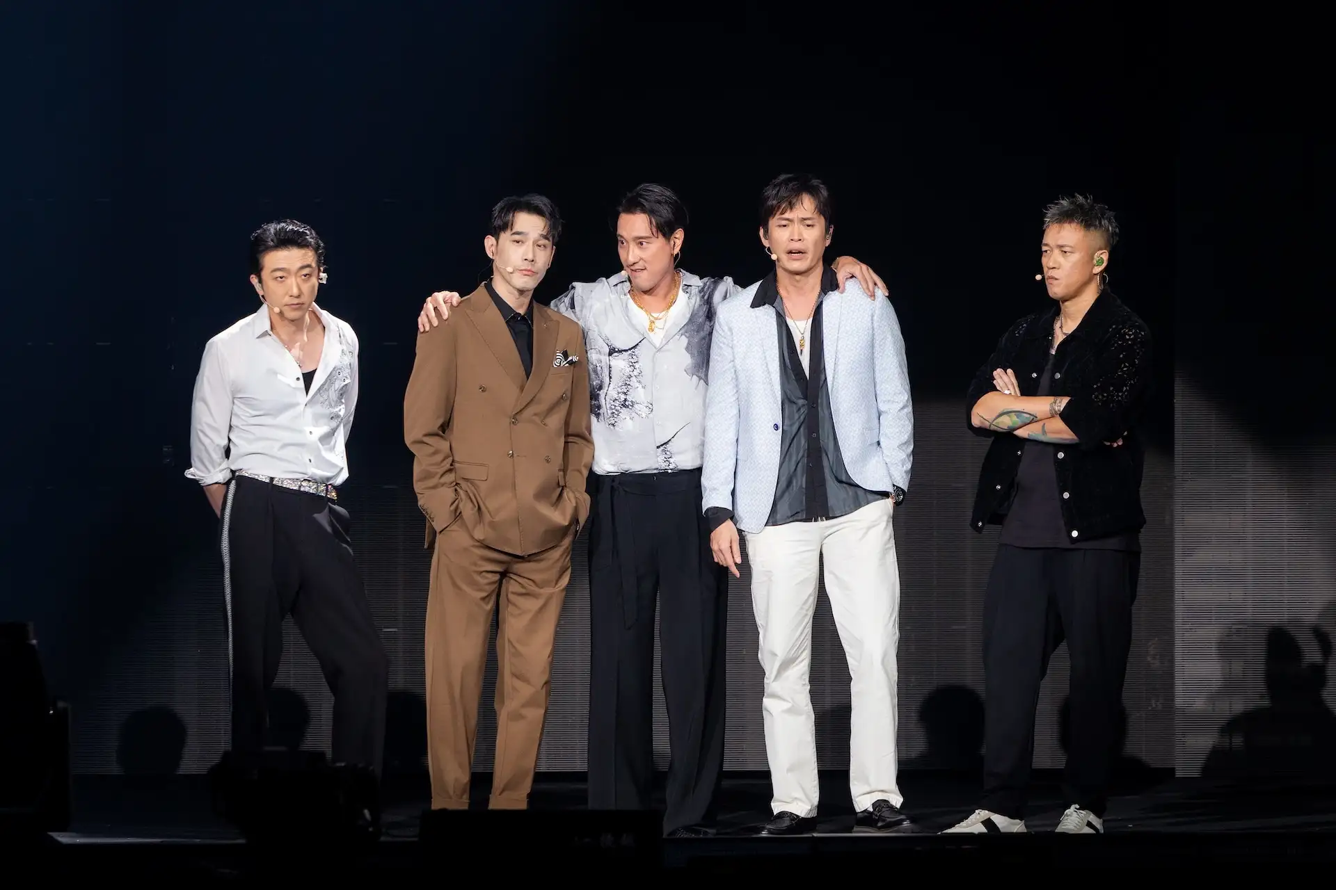 懷秋(左起)、黃騰浩、王陽明、黃鐙輝、白吉勝。(圖/讀者提供)