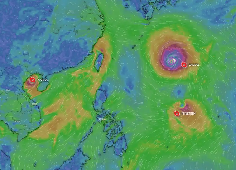 西北太平洋海面相當熱鬧。(圖/翻攝自颶風追蹤器)