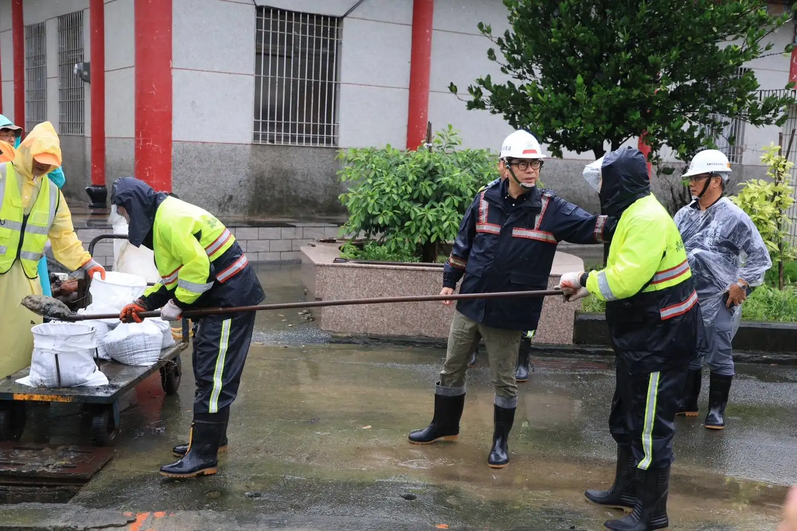 高雄24小時累積雨量已達567毫米。(圖/高雄市政府提供)