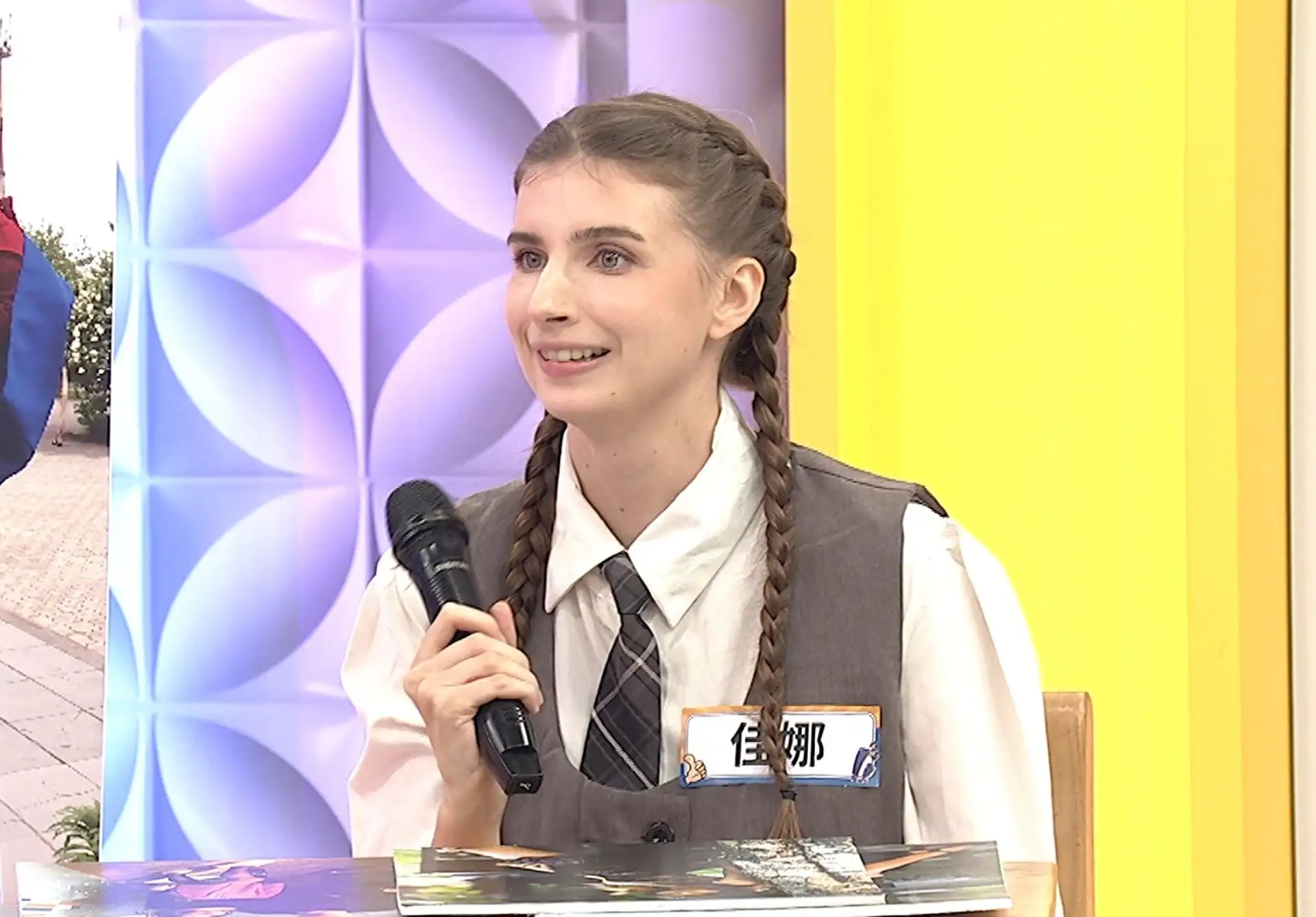 佳娜與陳隨意登上《歐耶一級棒》分享高中求學時期的驚險經歷與校園往事。(圖/中天提供)