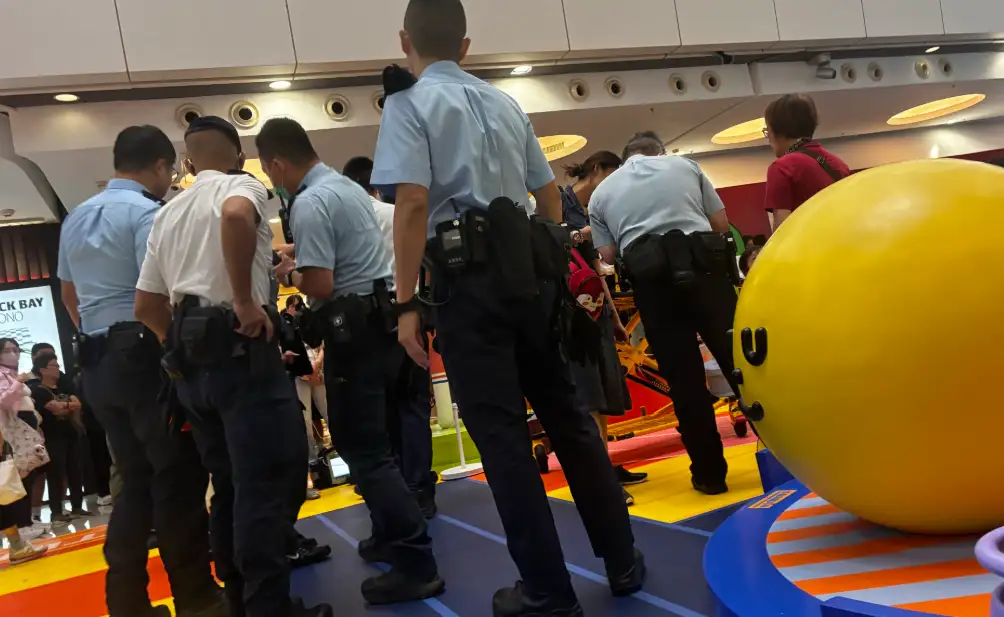 全被警察抓走。（圖／翻攝Threads）