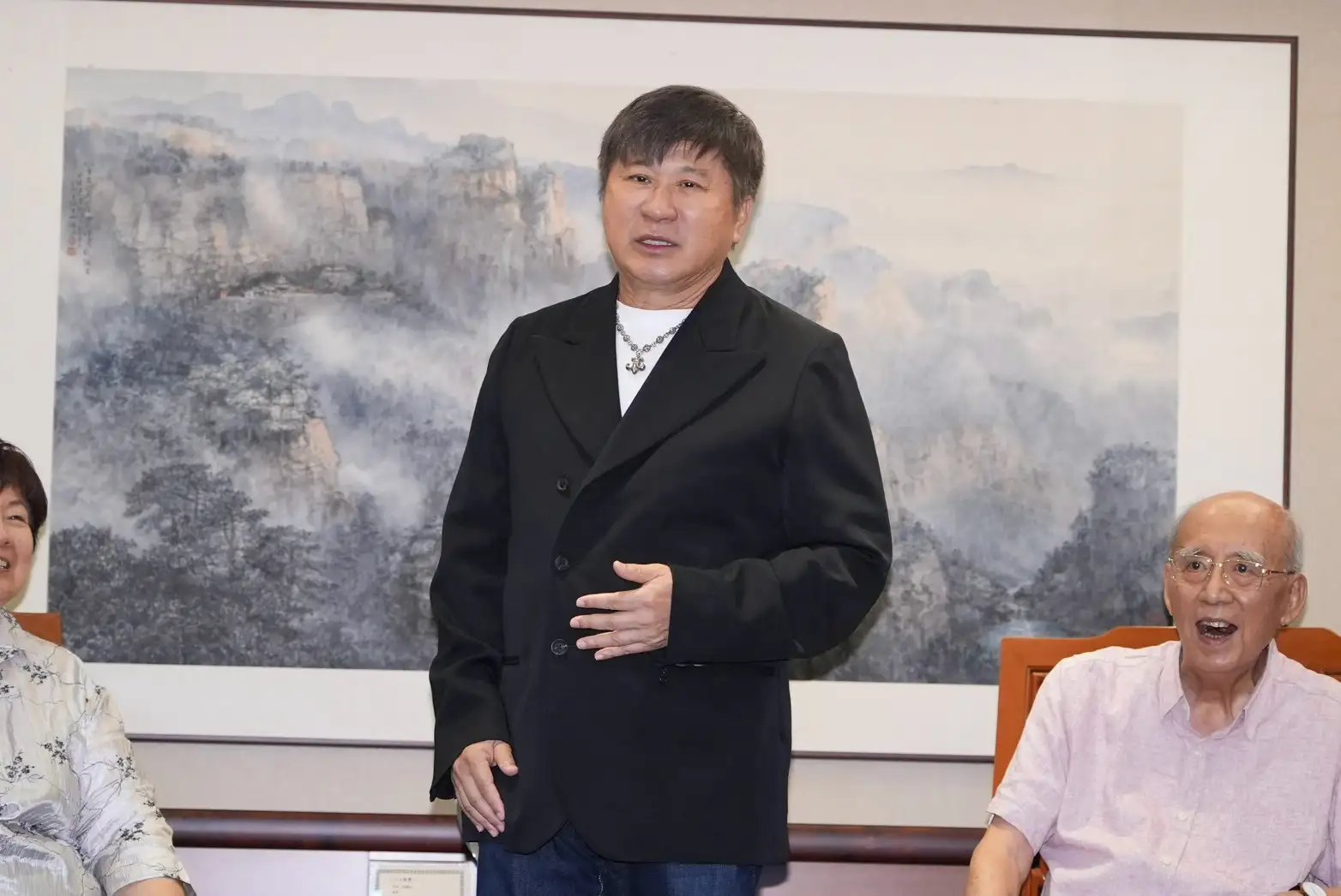 胡瓜表示平時過年過節會跟辛龍問候。(圖/記者許方正攝)