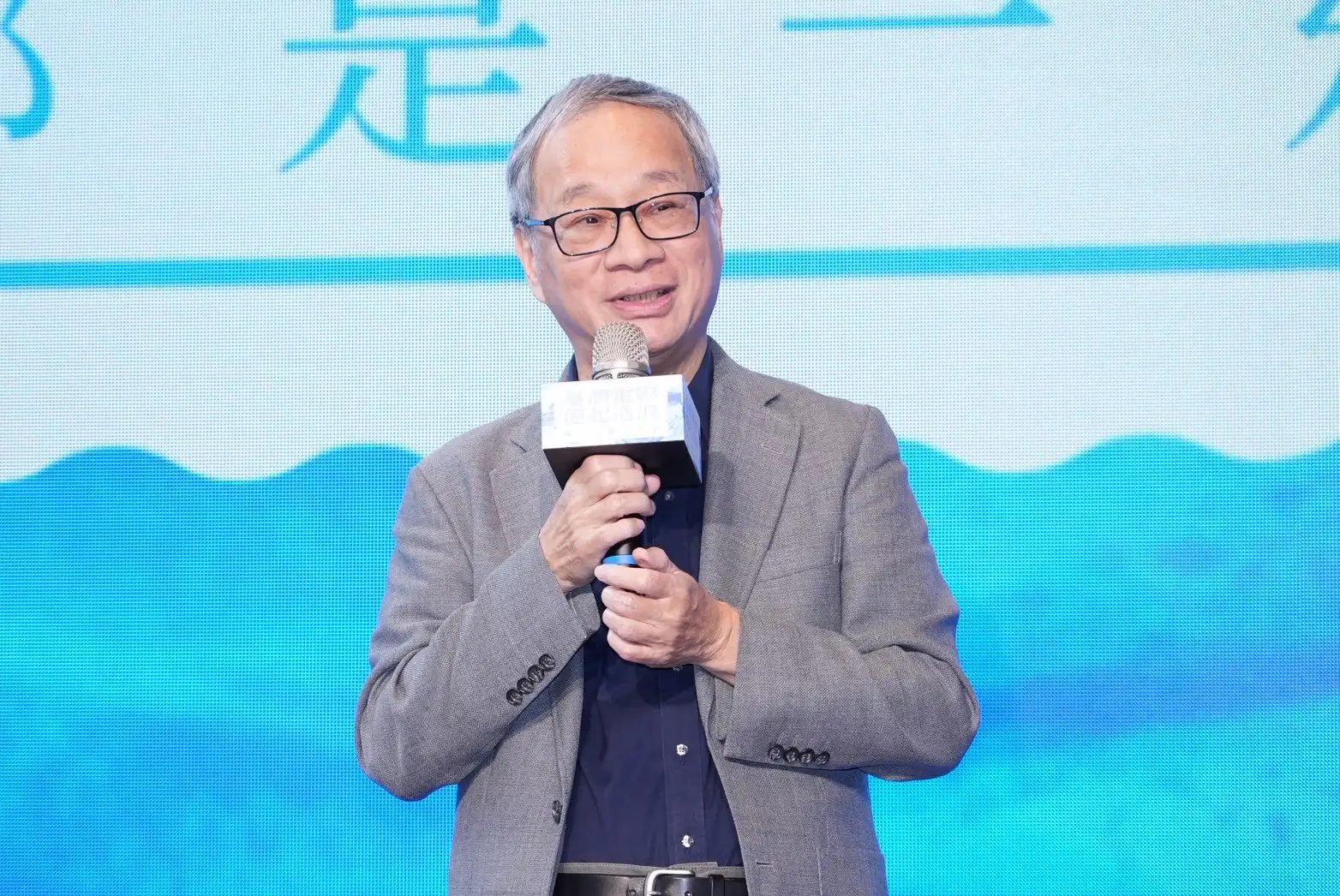 李遠表示，作為文化部長，他對於電影人最好的支持就是推出各項政策，希望今年國片在所有電影人努力及強大的票房氣勢下，在目前已破12億元的成績上，能夠繼續衝向全年度票房18億元高峰。（圖／記者許方正攝）