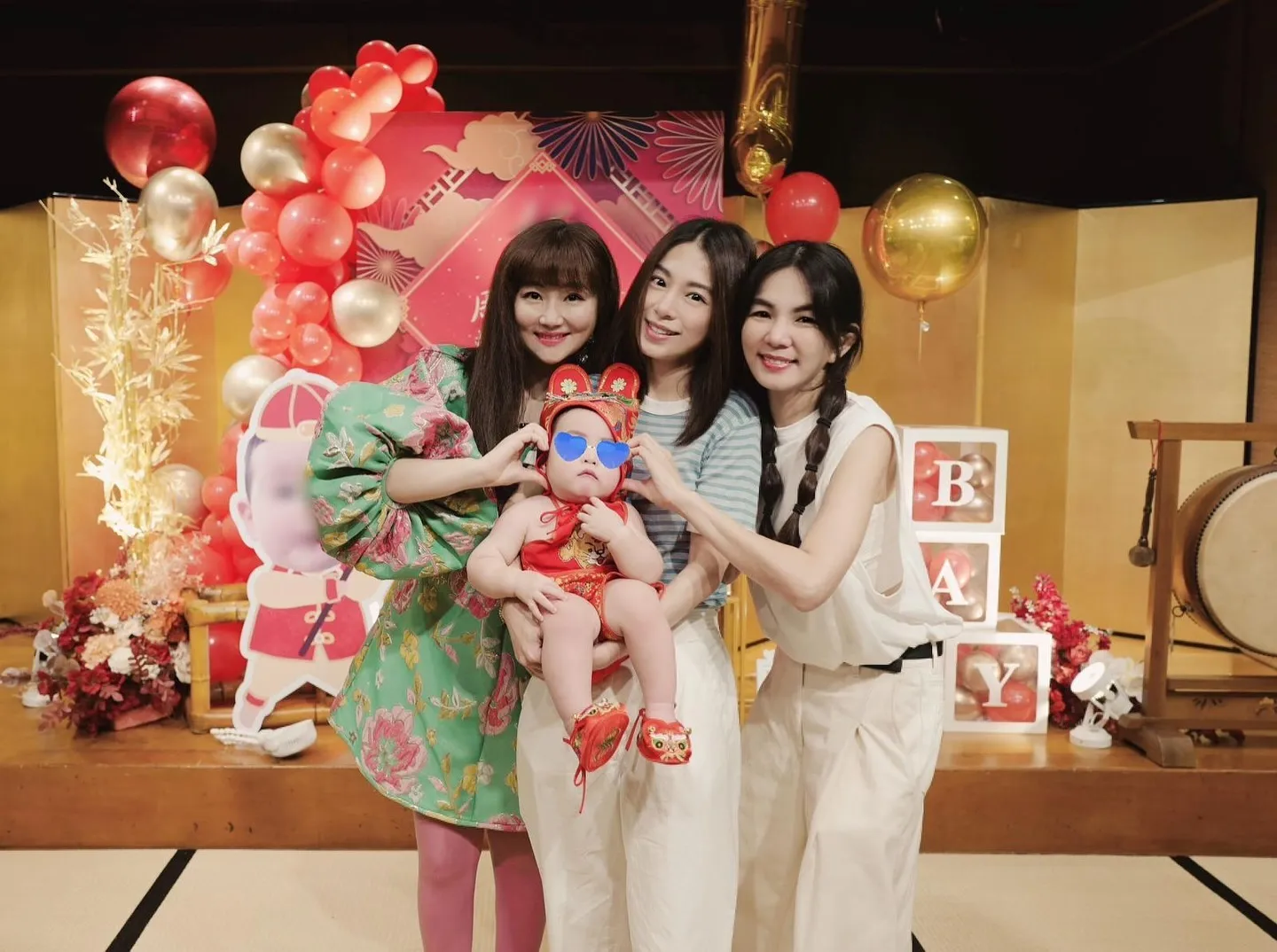 S.H.E抱著小腰果。(圖/翻攝SelinaIG)