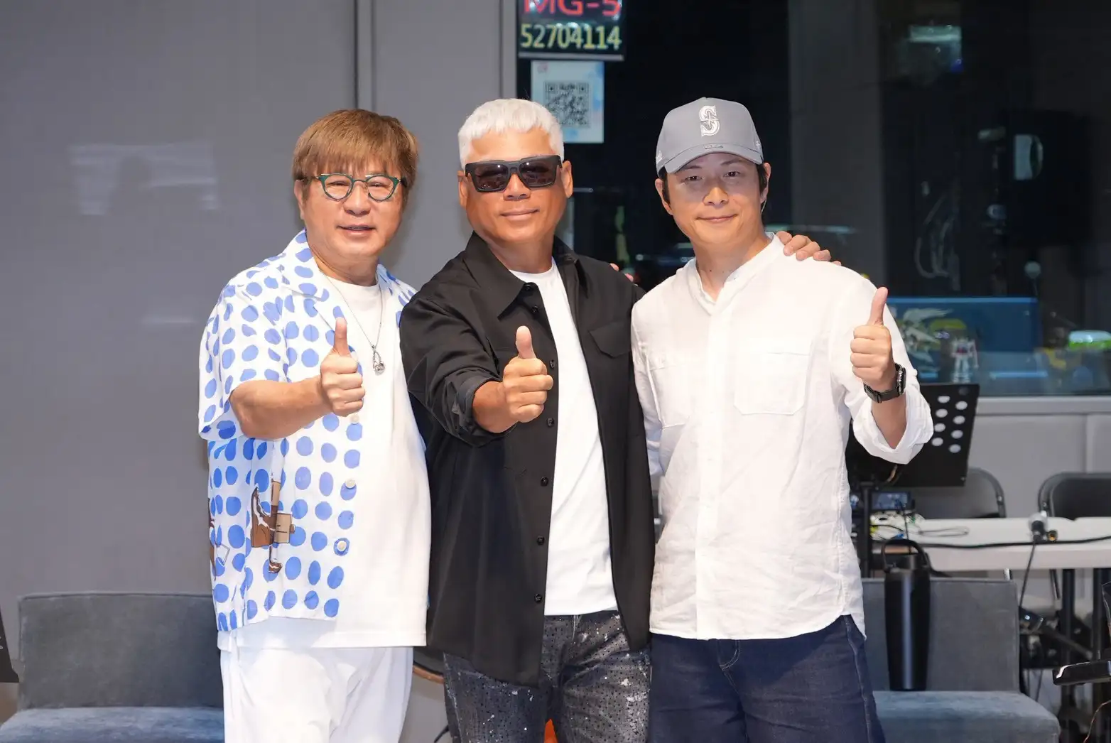胡瓜(左起)與巫啟賢、孫協志為「鑽石舞台之夜」演唱會進行彩排,現場分享籌備公益演唱會的心路歷程與生活趣事。(圖/記者許方正攝)