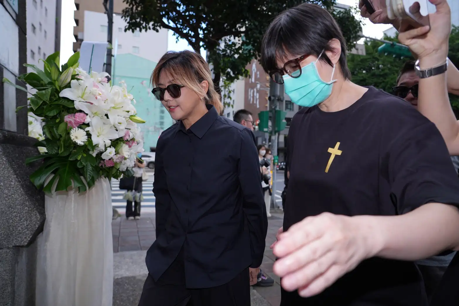 孫燕姿也抵台出席告別式。（圖／記者許方正攝）