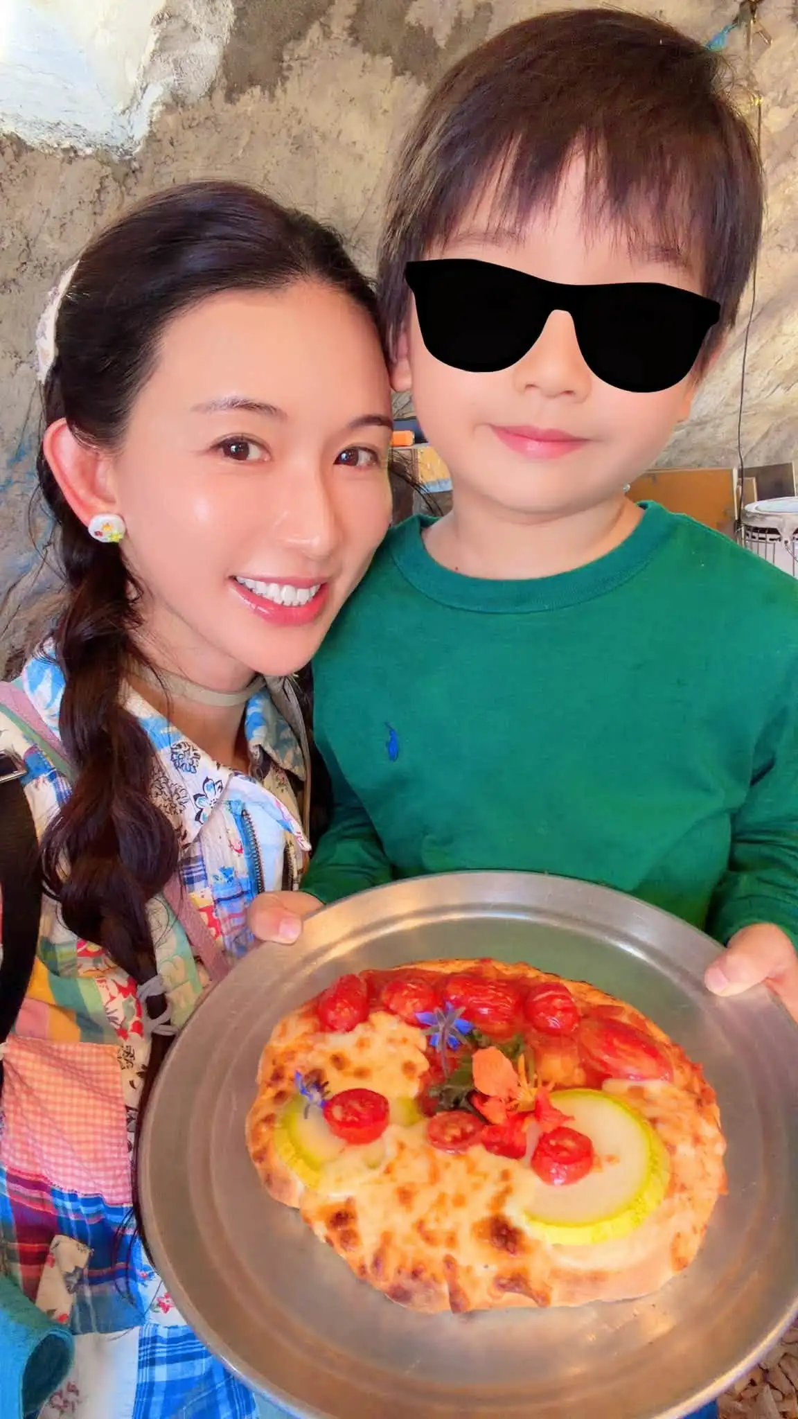 林志玲曬跟兒子合照,隔空祝老公AKIRA父親節快樂。(圖/翻攝自林志玲FB)