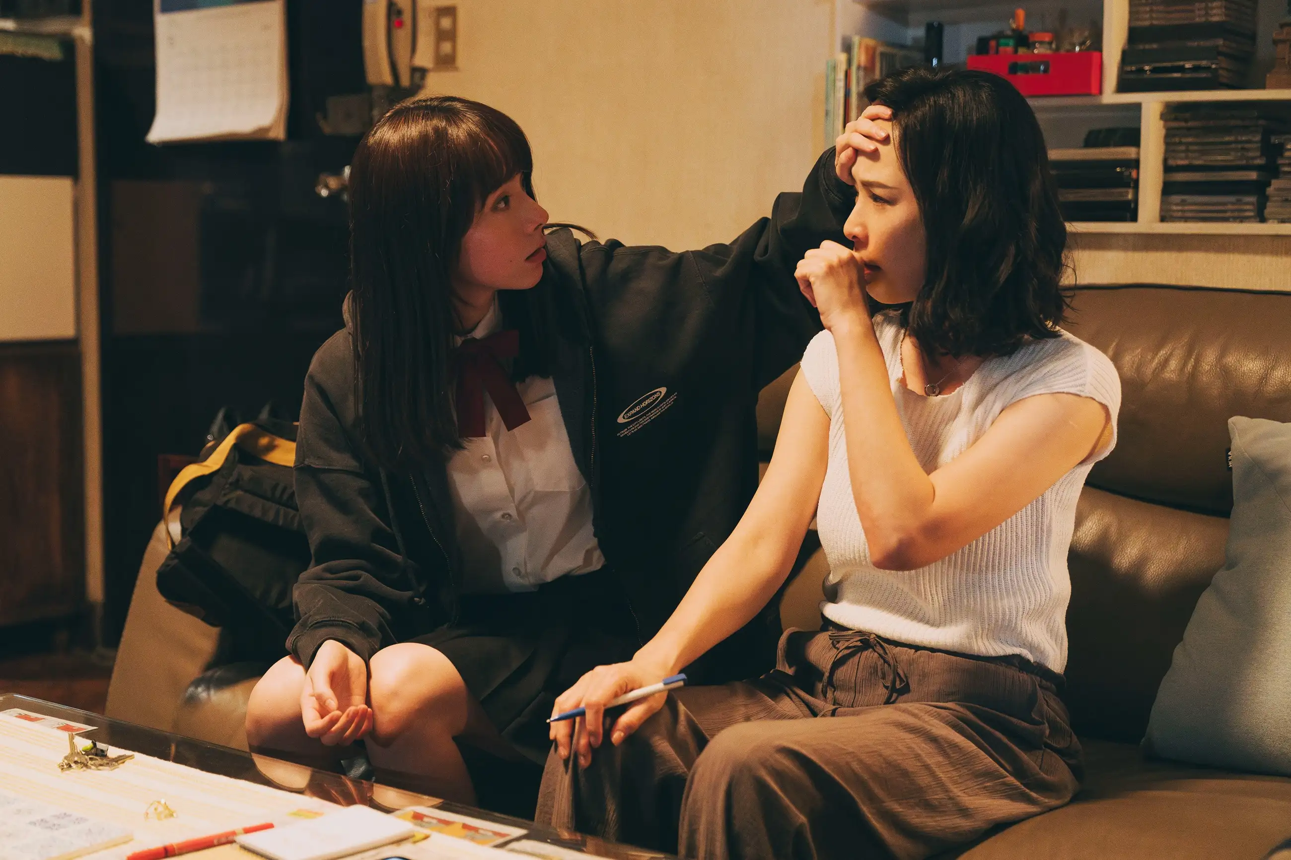 林奕嵐和天心在《郵票與舒芙蕾》飾演相愛相殺的母女。（圖／時創影業提供）