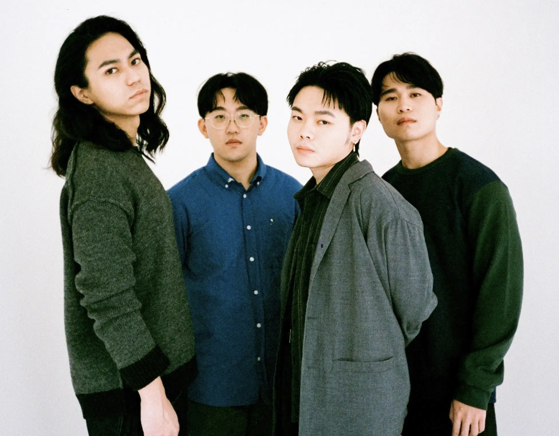 獨立樂團「阿克沃 Awkward」發行新單曲〈透明〉,宣告10月將推出首張創作專輯並於年底舉辦千人專場。(圖/黑市音樂提供)