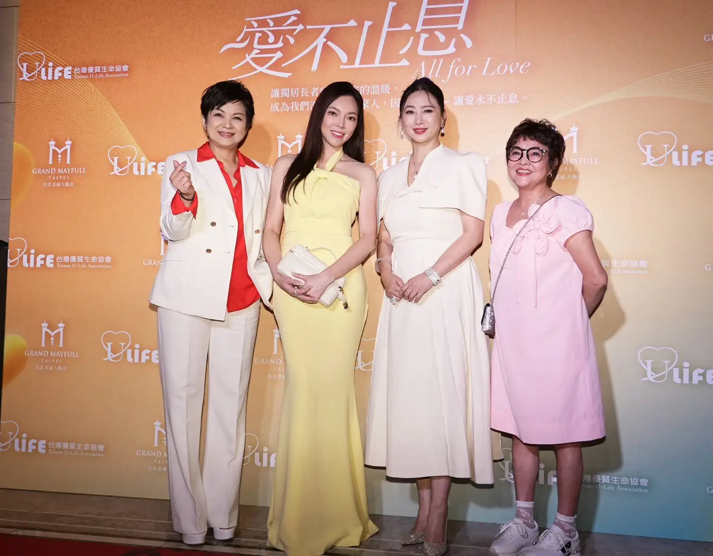 楊貴媚(左起)、曾馨瑩、翁虹、紀寶如隆重登場。(圖/娛樂中心攝)
