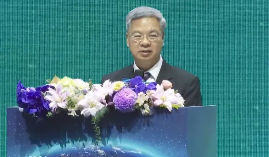 經濟部龔部長表示,根據Gartner最新預測,2027年全球半導體市場規模將達1.6兆美元,AI半導體就占近3成,再度印證AI正成為全球產業變革核心。(圖/蔣欣倫攝)