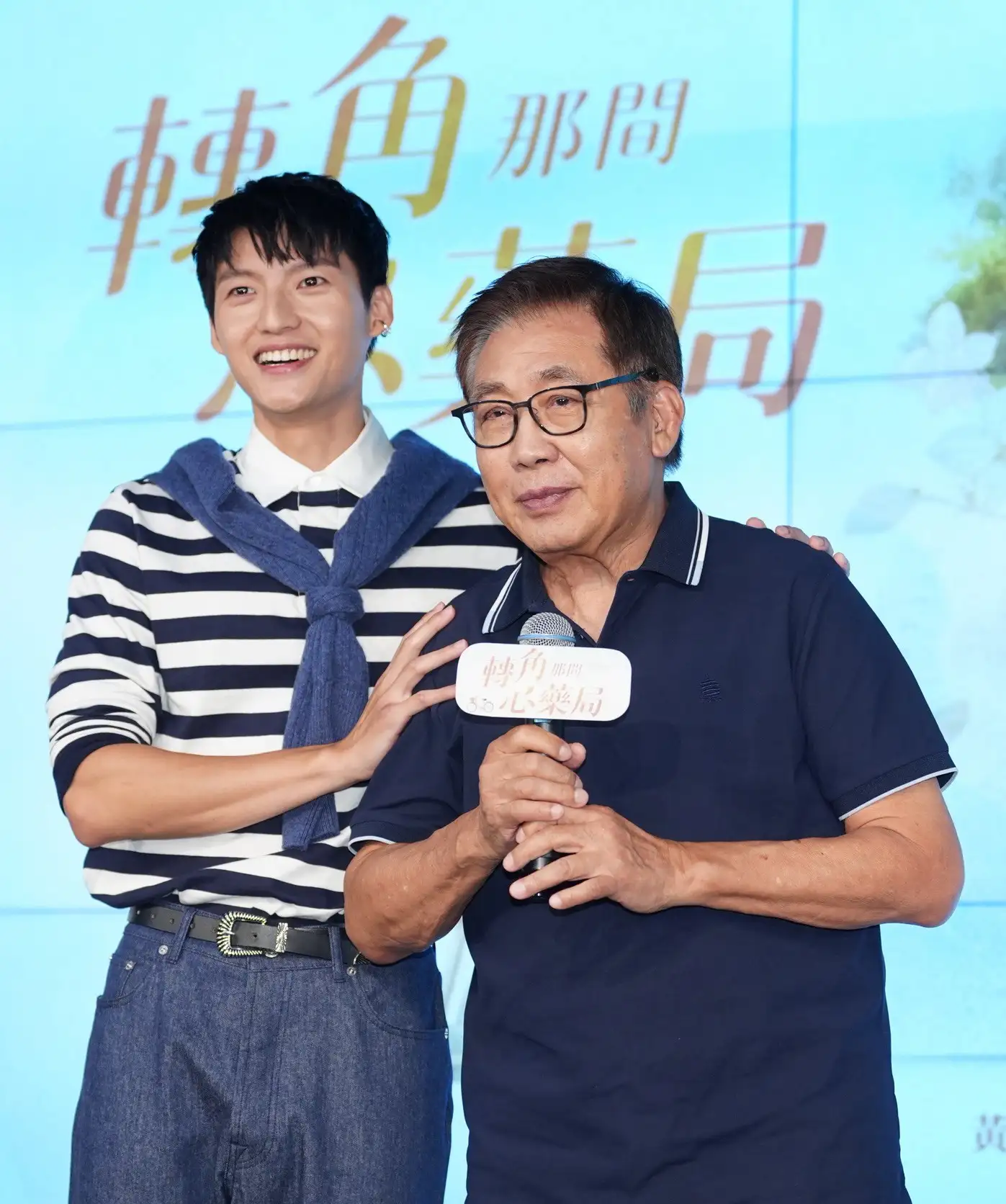 梁修身在劇中飾演個性剛毅的獨居營長;左為劉育仁。(圖/記者陳明中攝)