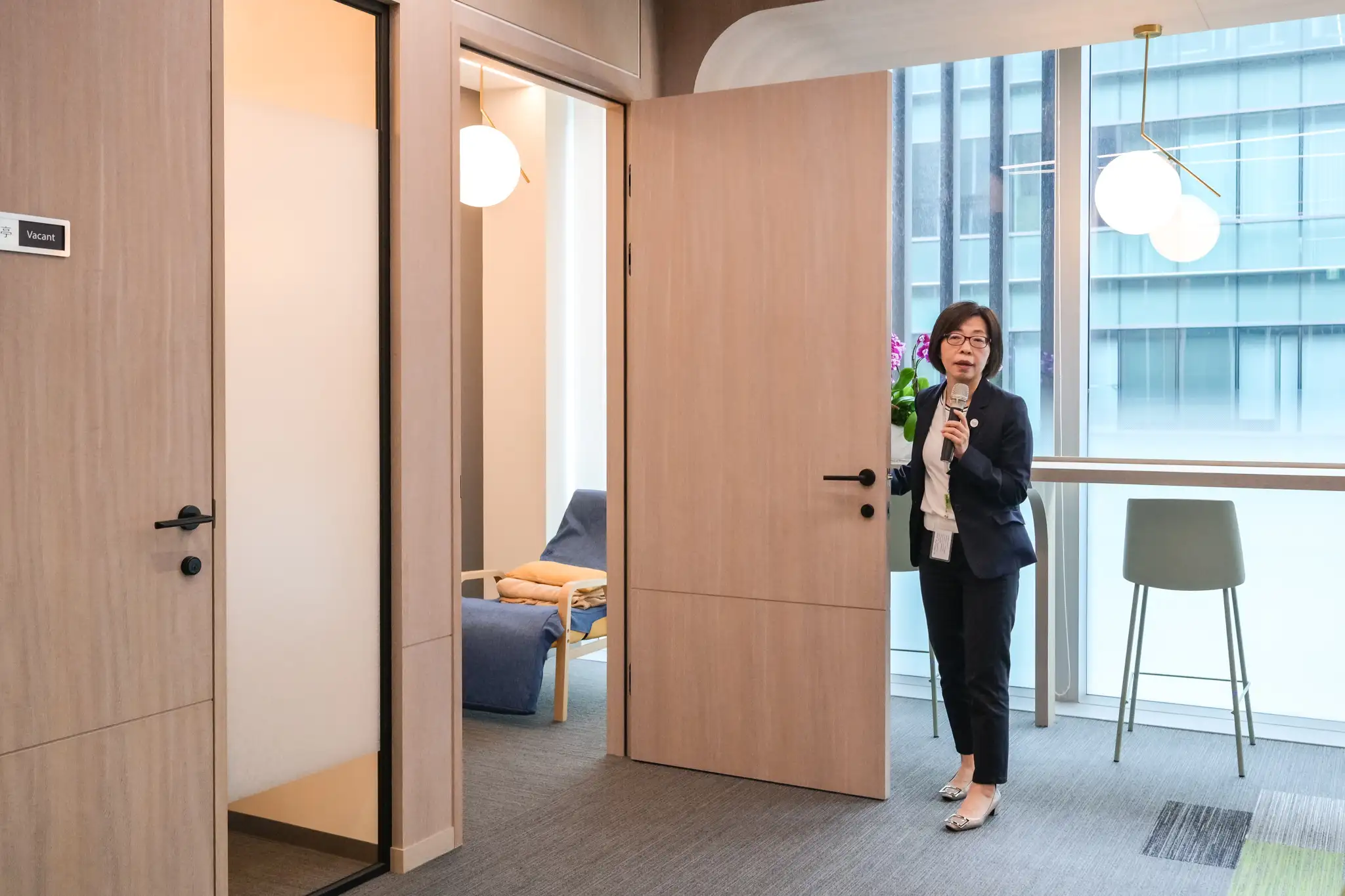 內湖的企業總部大樓室內環境由集團旗下建越科技協助規劃與監造。圖／崇越提供
