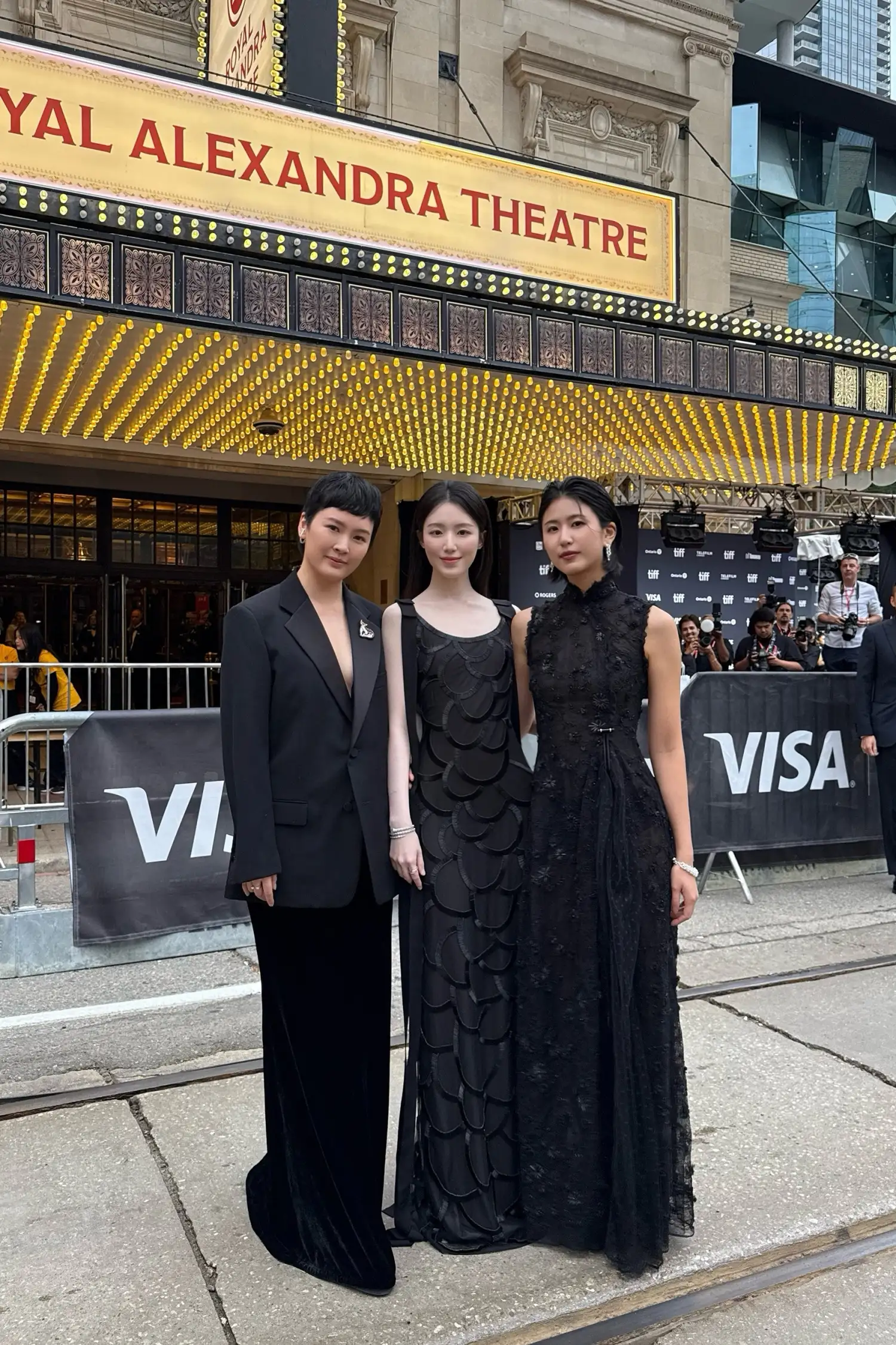 《幸福快樂的日子》於多倫多國際影展世界首映,導演阮鳳儀(左起)、舒華、陳璇。(圖/水花電影提供)