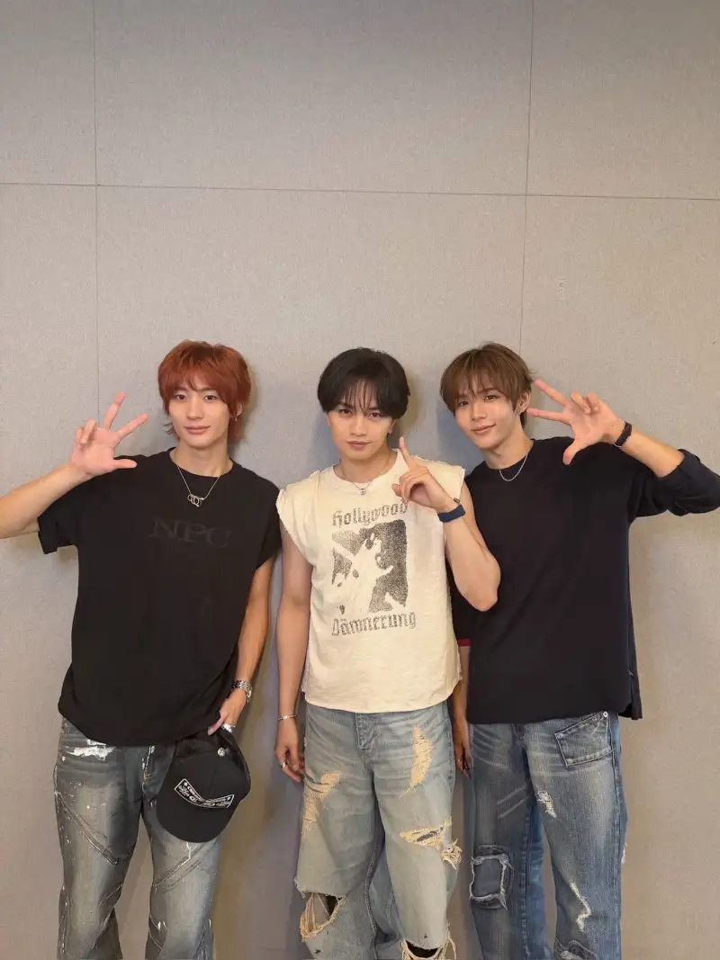 中島健人展開亞洲快閃活動,跟RIIZE ANTON(左一)、SHOTARO(右一)成為好友。(圖/翻攝自IG)