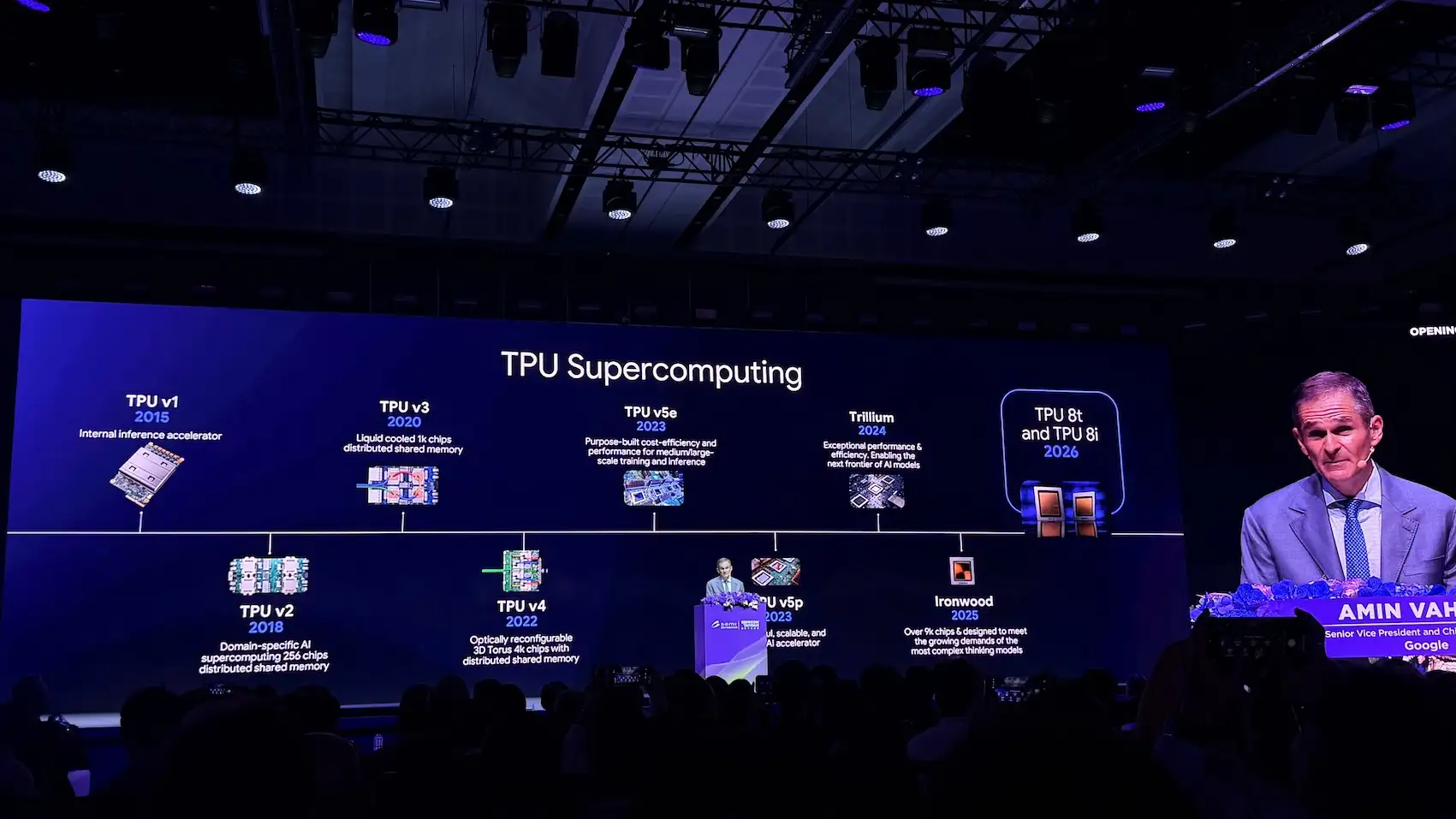 Google 技術長暨 AI 基礎建設資深副總裁 Amin Vahdat 在 SEMICON Taiwan 2026 曝旗下 TPU 藍圖 。圖/唐子晴攝影