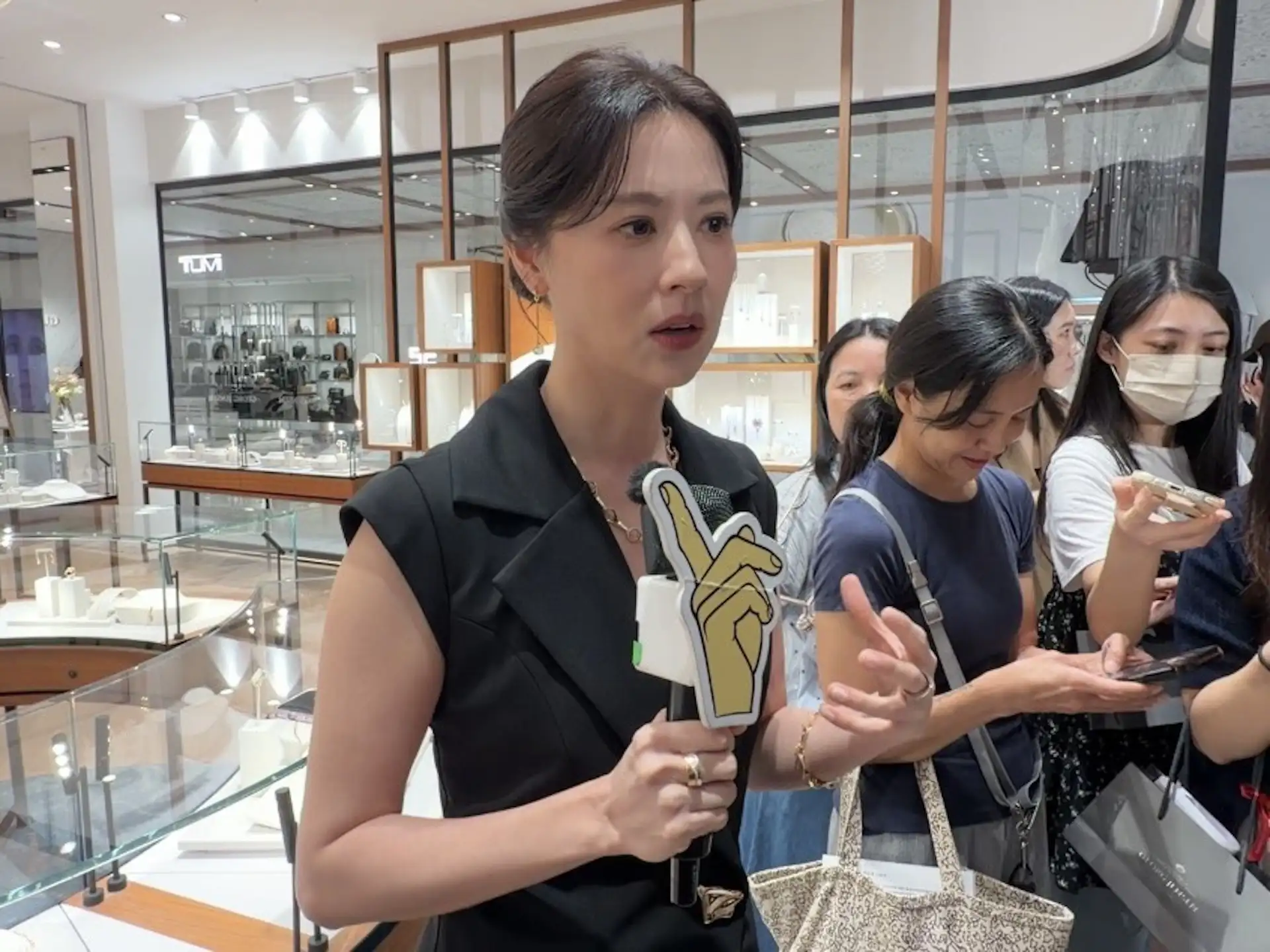 林予晞在時尚場還願意回應時事題,人美心善。(圖/記者蔡依庭攝)
