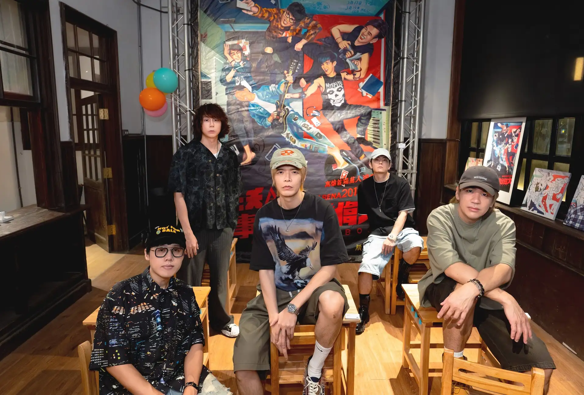 八三夭拿出許多珍藏義賣。（圖／不搖就滾提供）