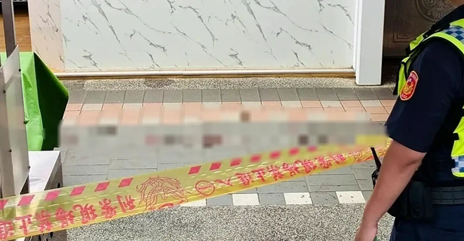 瑞芳14歲國中生持剪刀刺頸。(圖/翻攝畫面)
