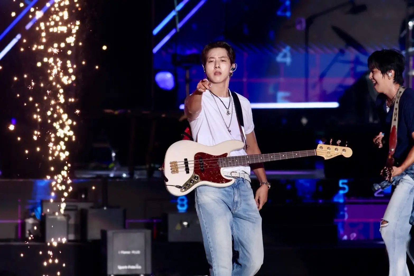 CNBLUE 貝斯手李正信喊話想念台粉。（圖／娛樂中心）