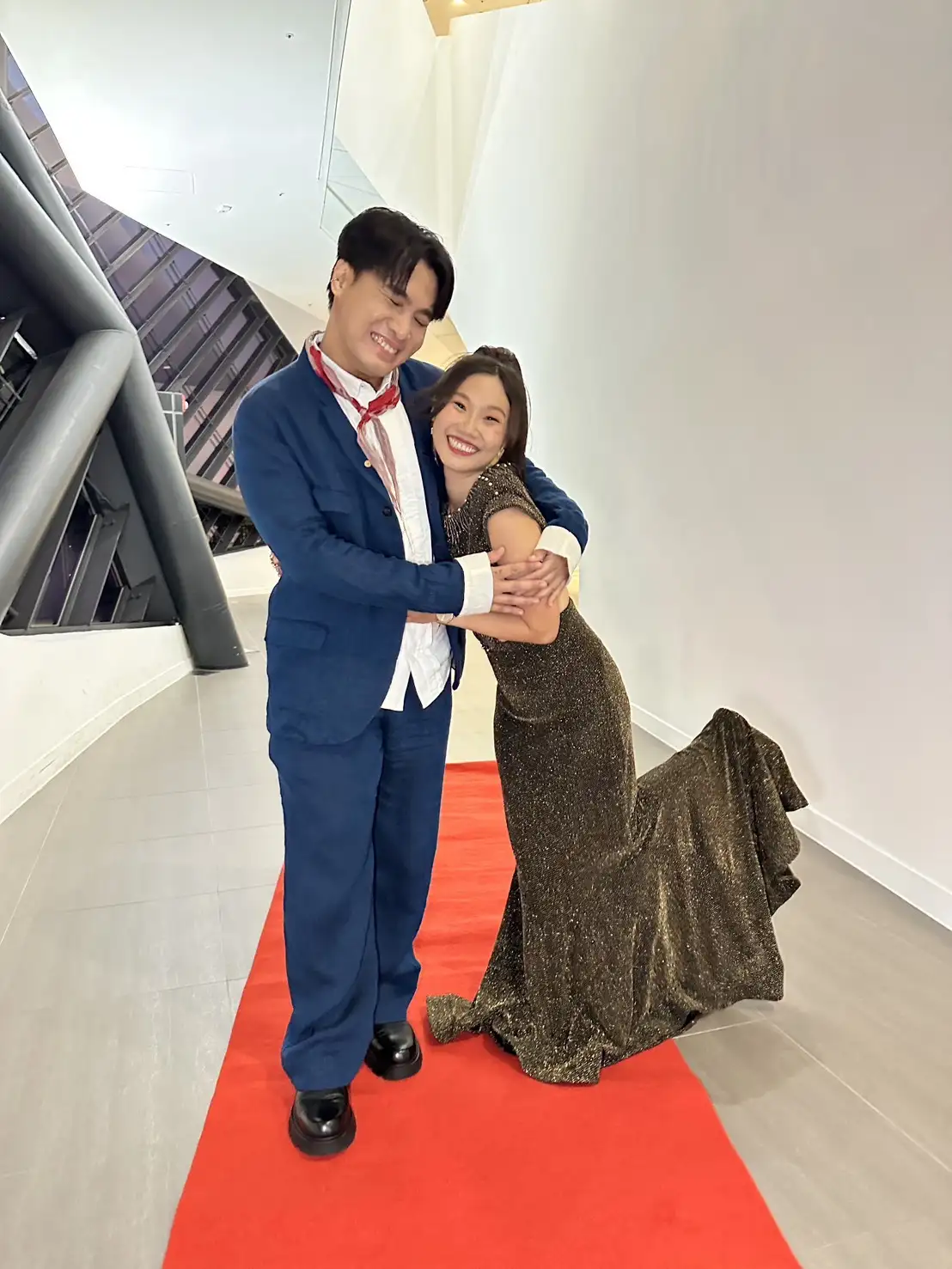 第61屆廣播金鐘交流派對由屠潔（左）與巫巴克（右）擔綱主持人，將帶領入圍者走向幕前展現聲音創作者的多元魅力。（圖／巫巴克提供）
