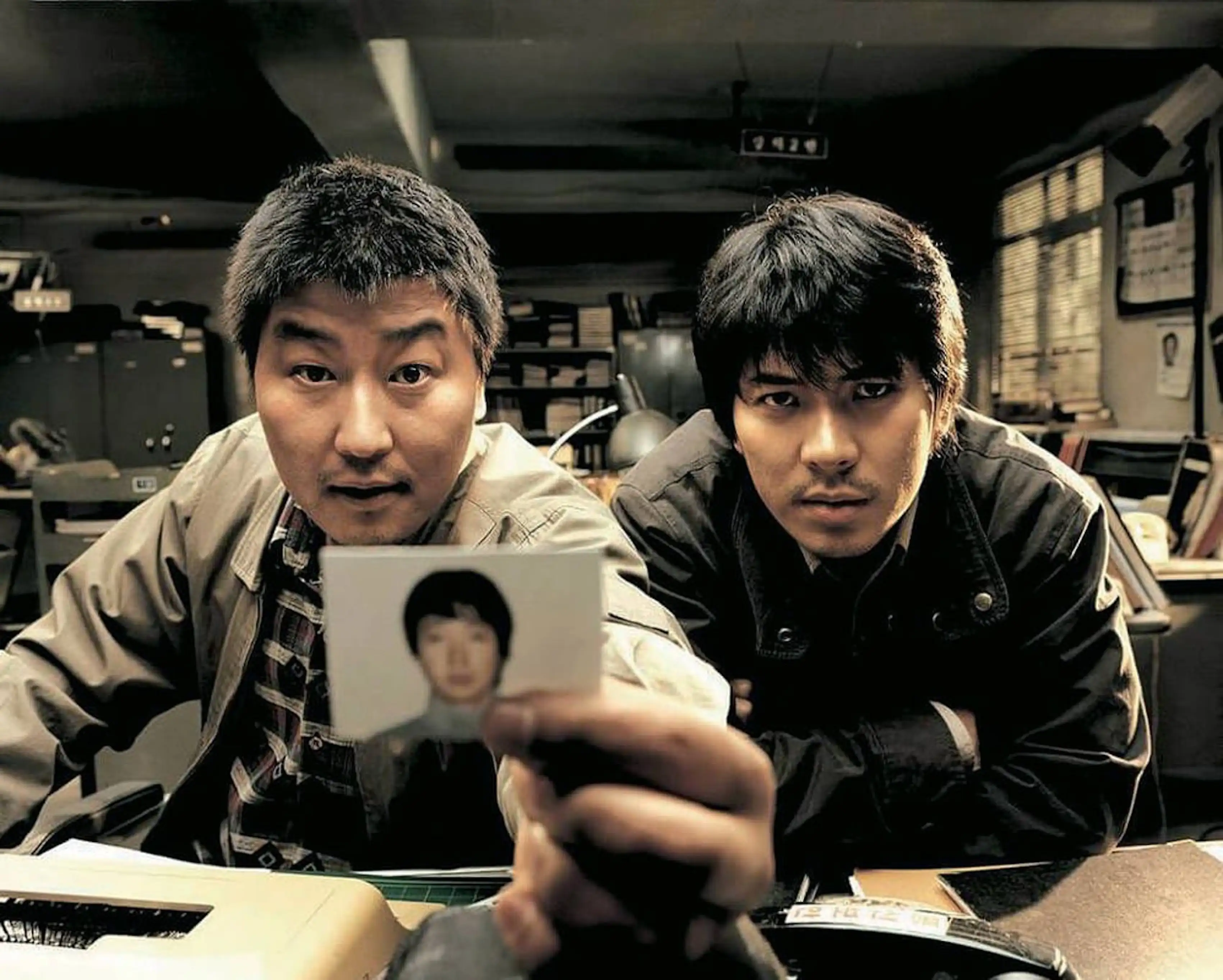 《殺人回憶》讓奉俊昊一戰成名。(圖/翻攝自IMDb)