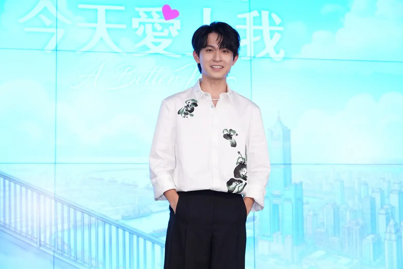 林暉閔推坑謝展榮玩股票,還大方借錢,兩人是北藝大學長學弟。(圖/記者許方正攝)
