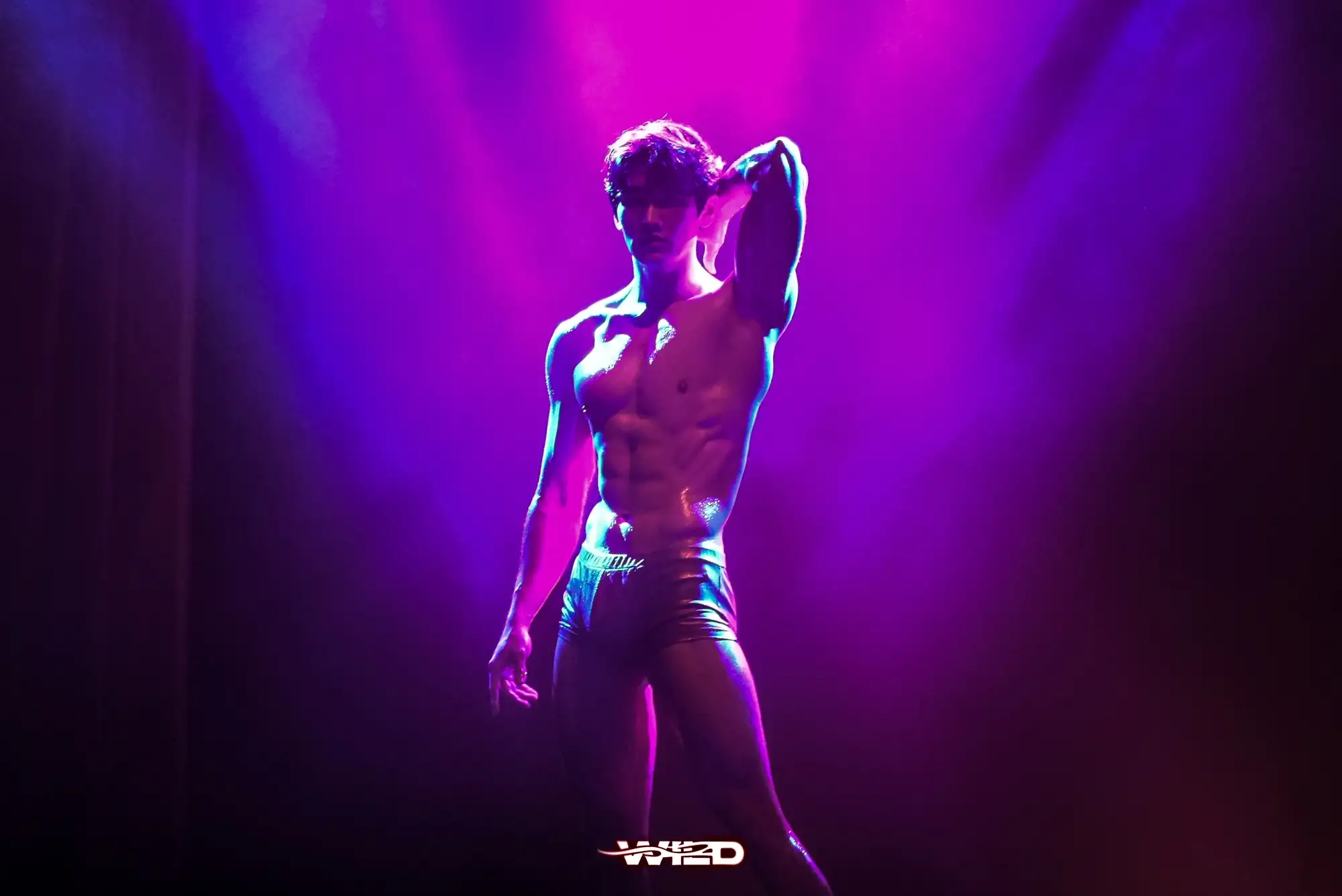 《WILD WILD》演員展現健壯肌肉線條。（圖／寬宏提供）